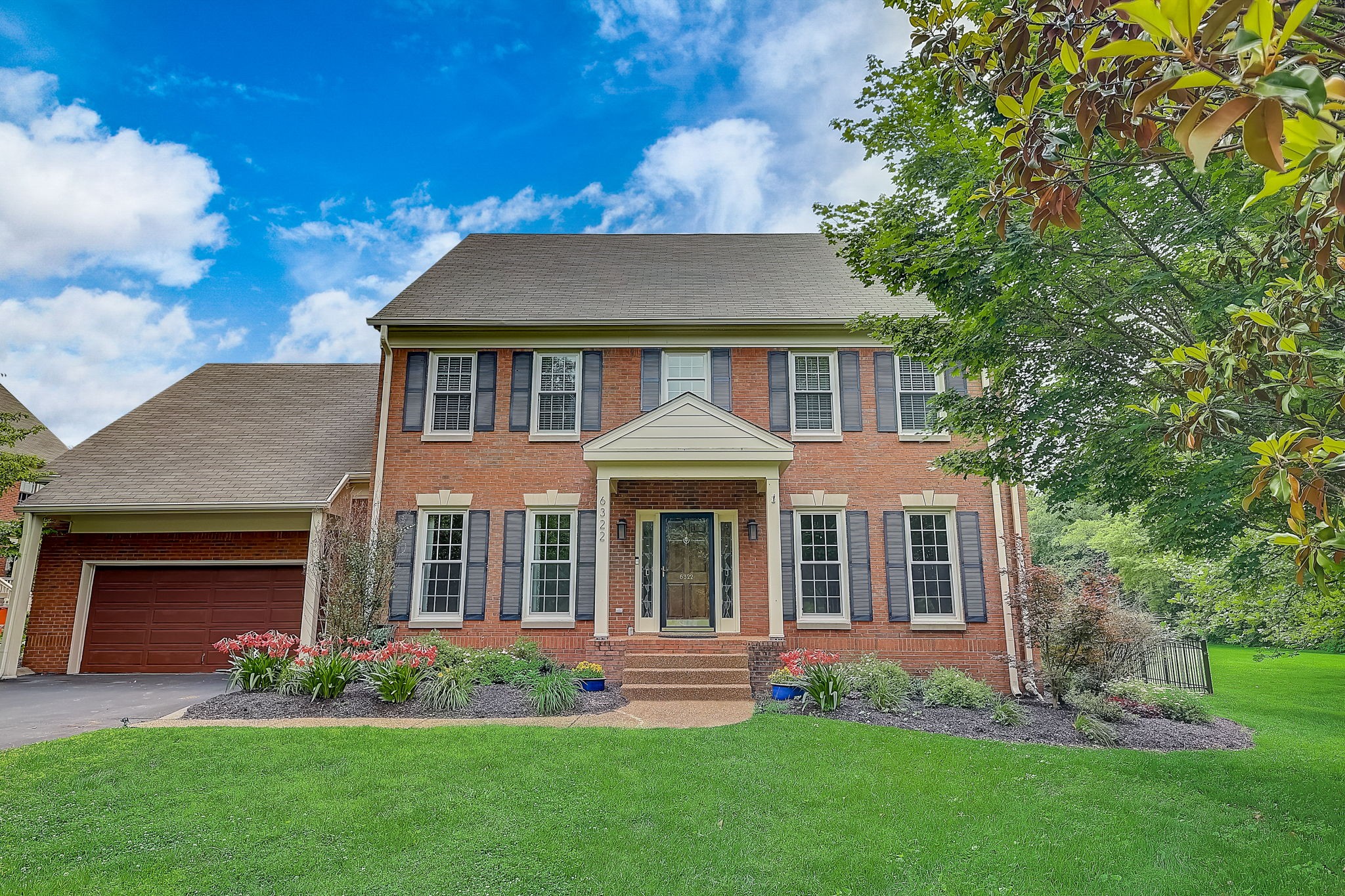 6322 Chickering Woods Dr