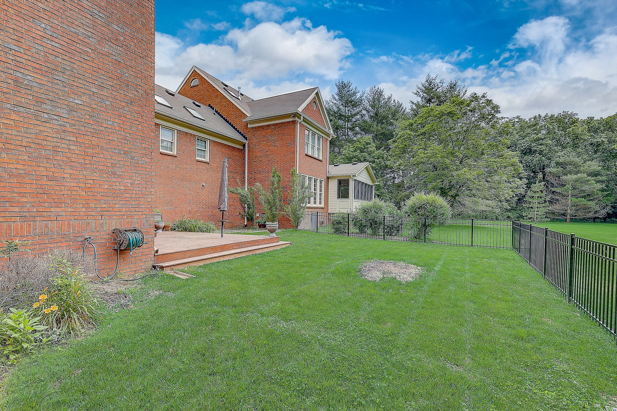 6322 Chickering Woods Dr
