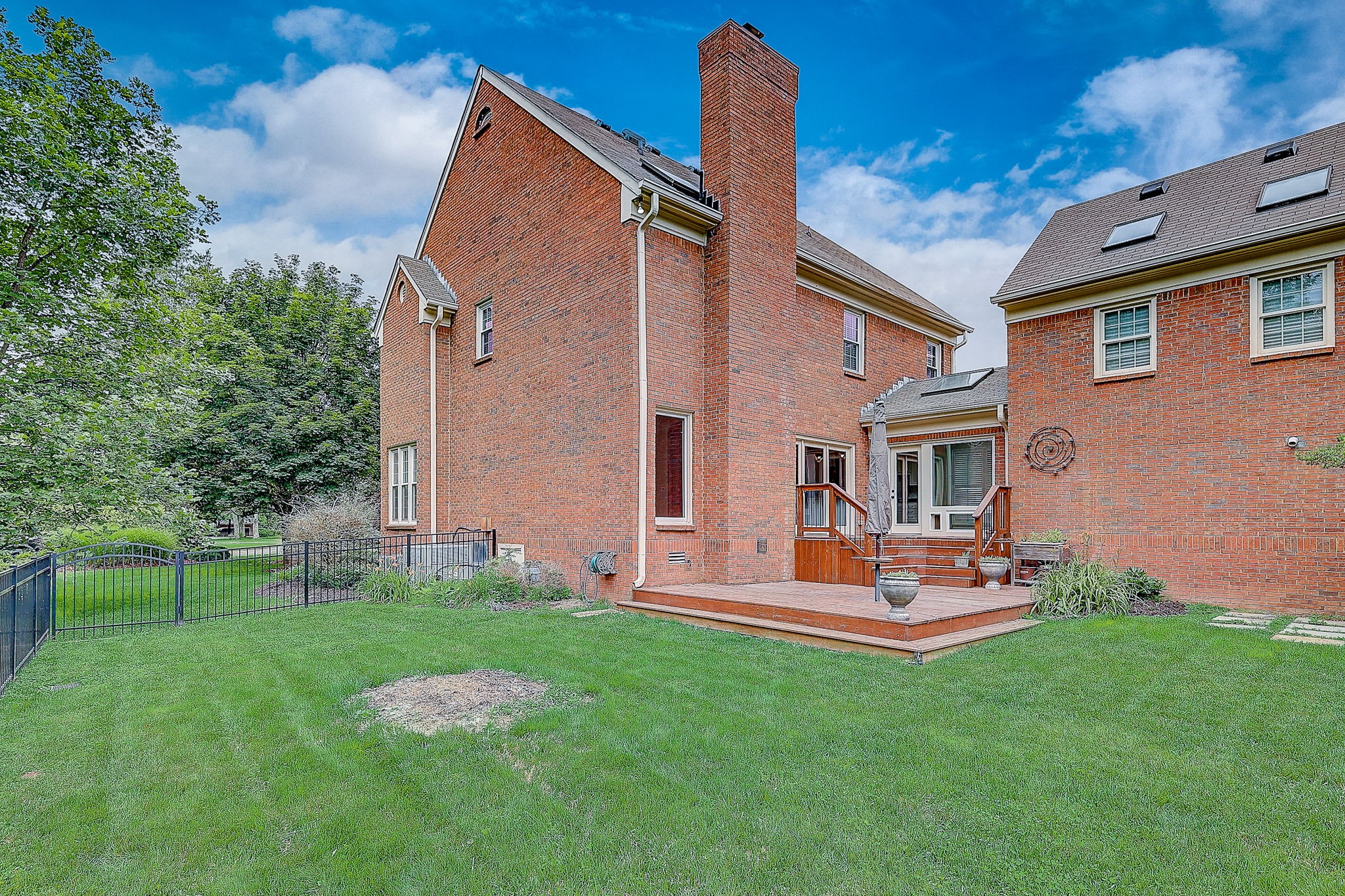 6322 Chickering Woods Dr
