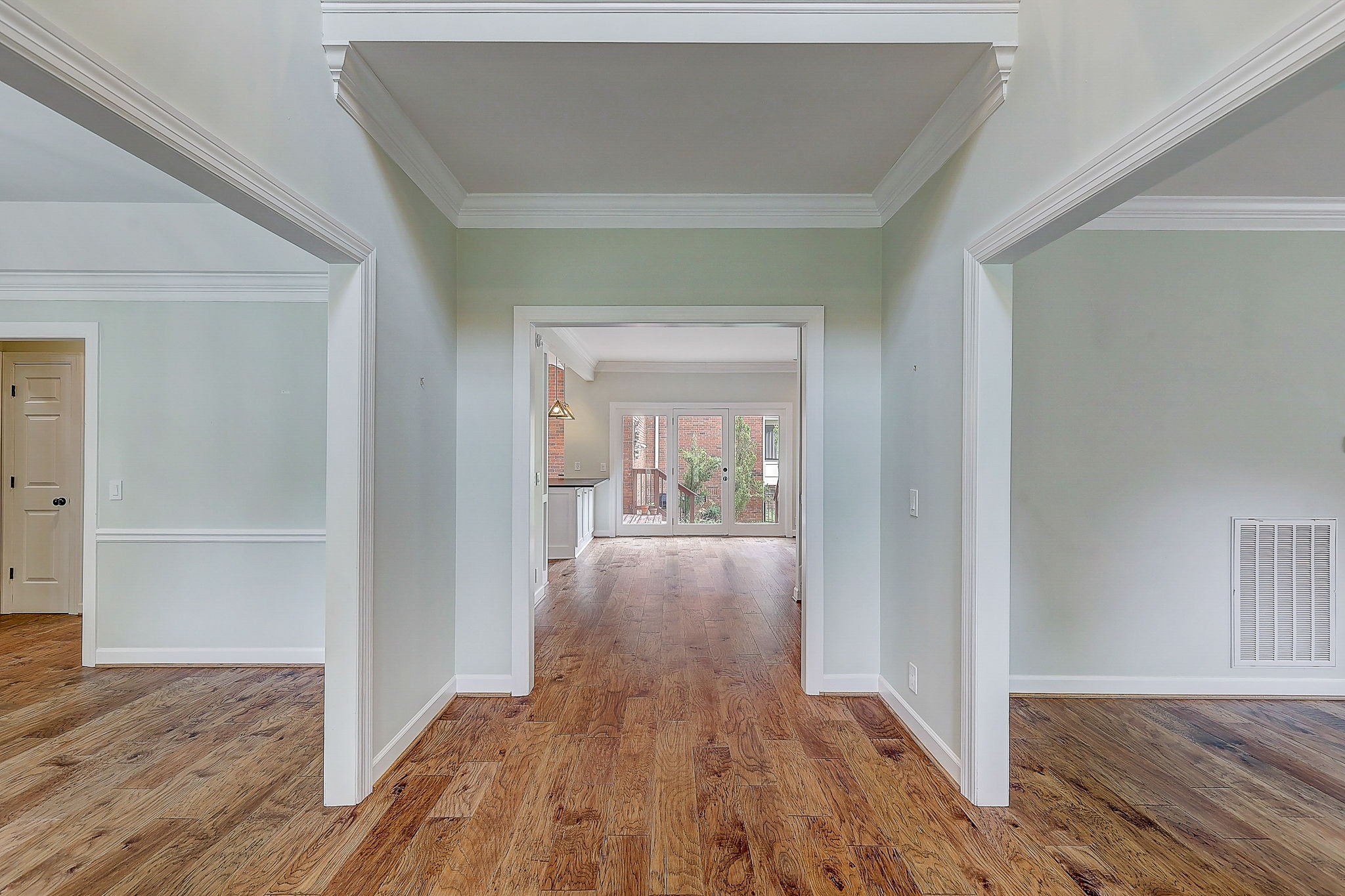 6322 Chickering Woods Dr