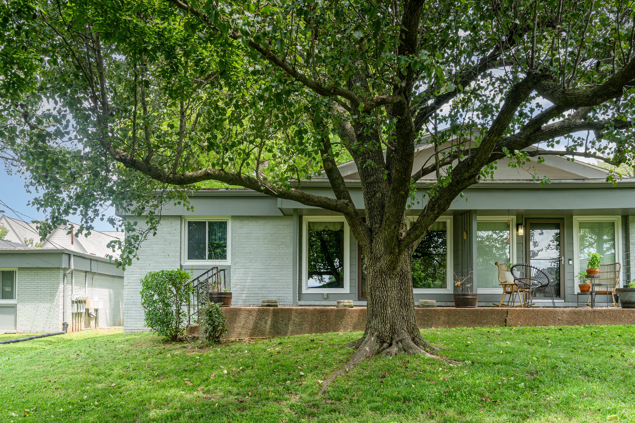1900 Richard Jones Rd Unit: J4
