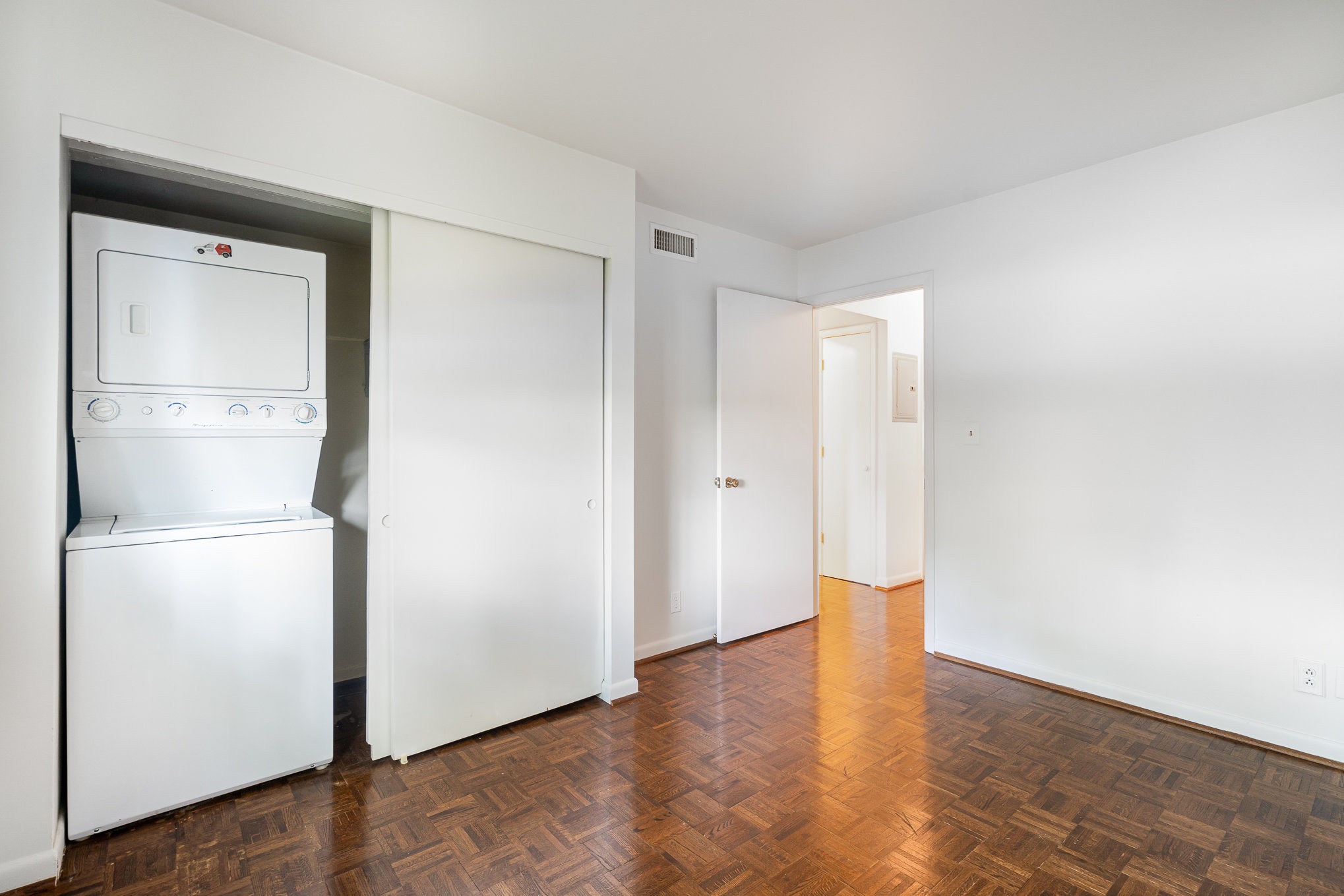 1900 Richard Jones Rd Unit: J4