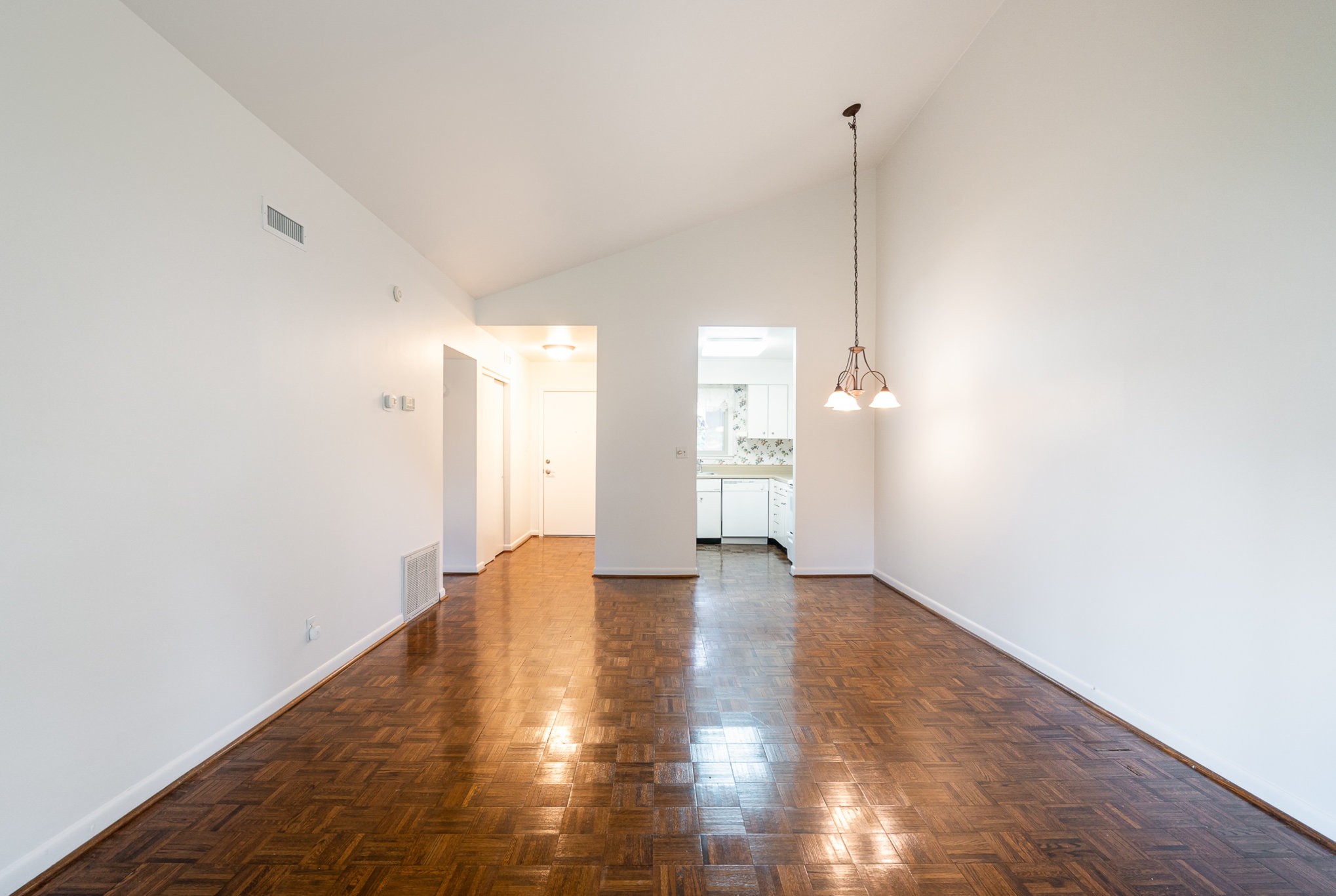 1900 Richard Jones Rd Unit: J4