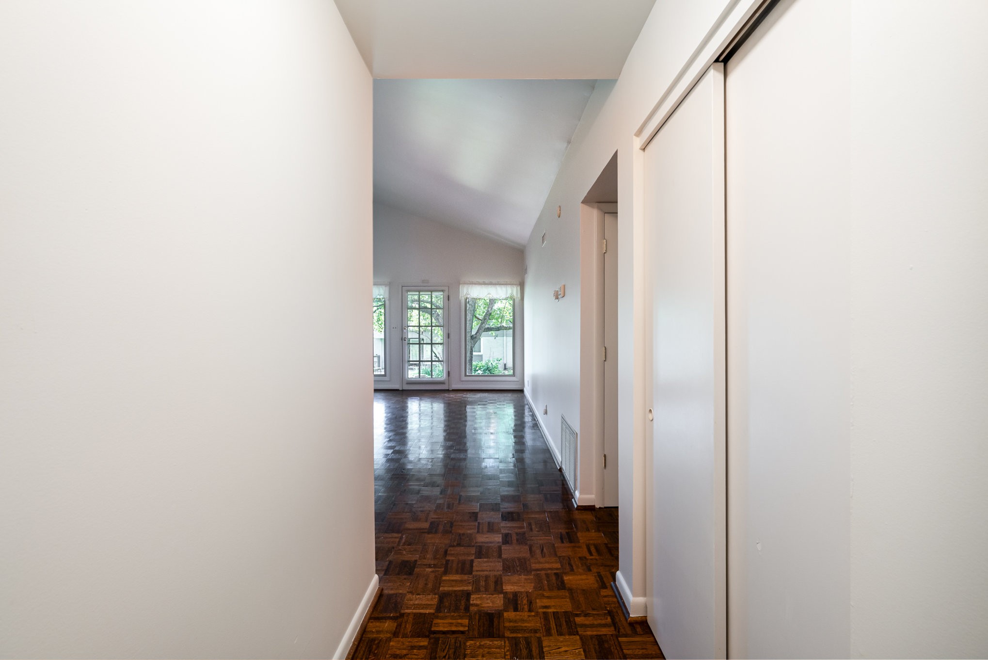 1900 Richard Jones Rd Unit: J4