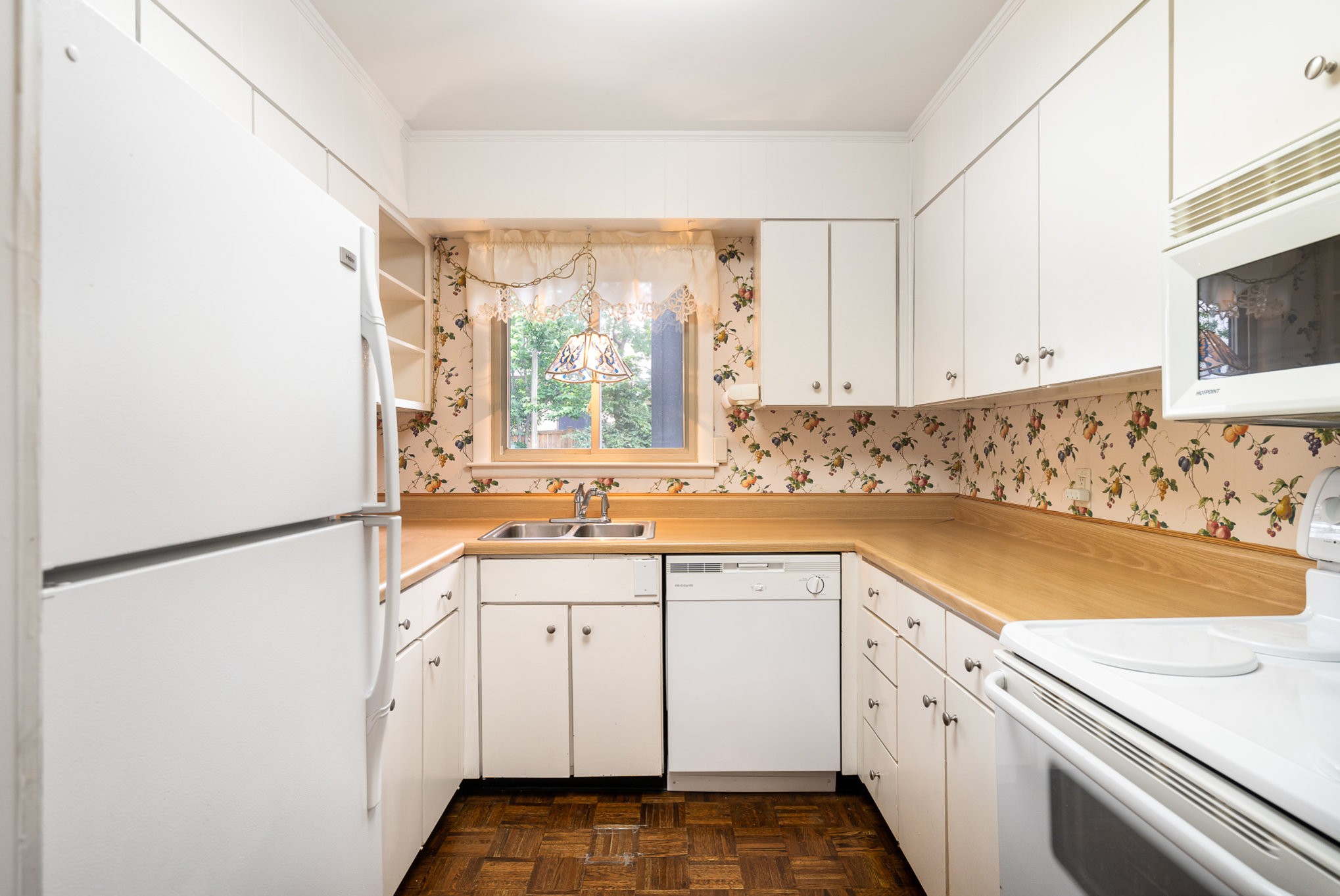 1900 Richard Jones Rd Unit: J4