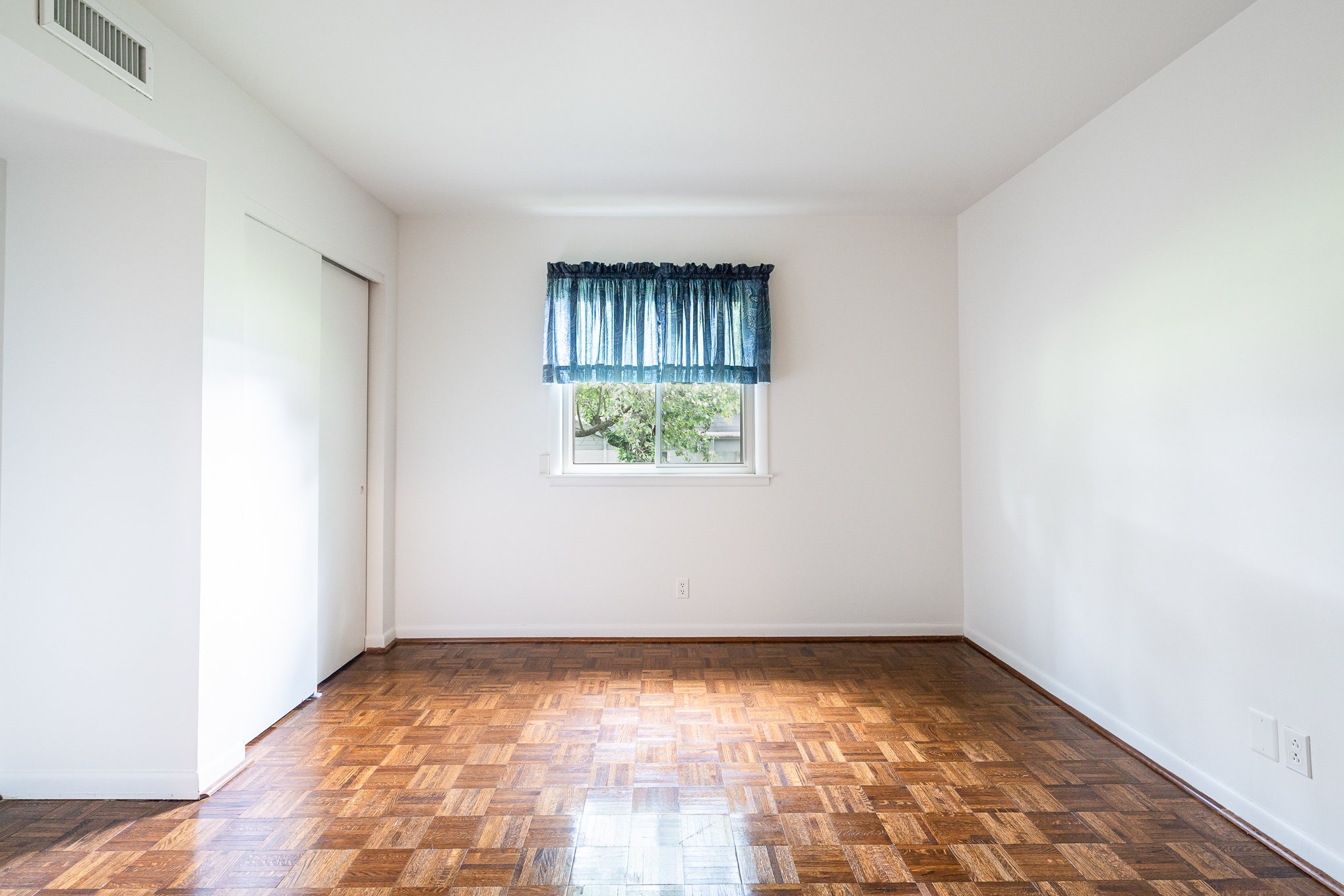 1900 Richard Jones Rd Unit: J4