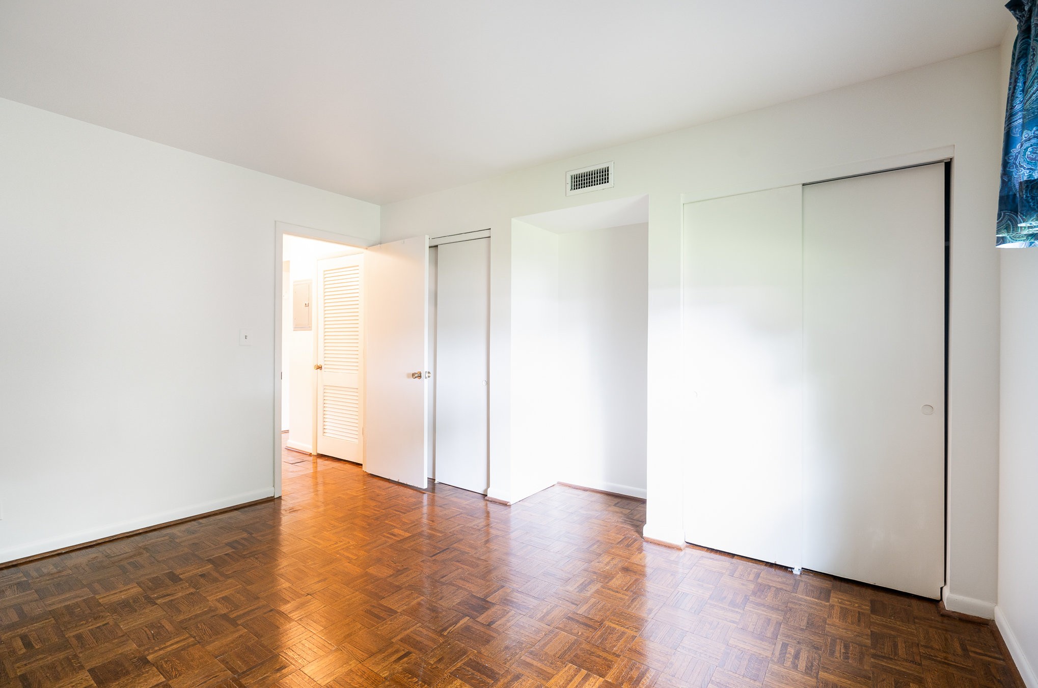 1900 Richard Jones Rd Unit: J4