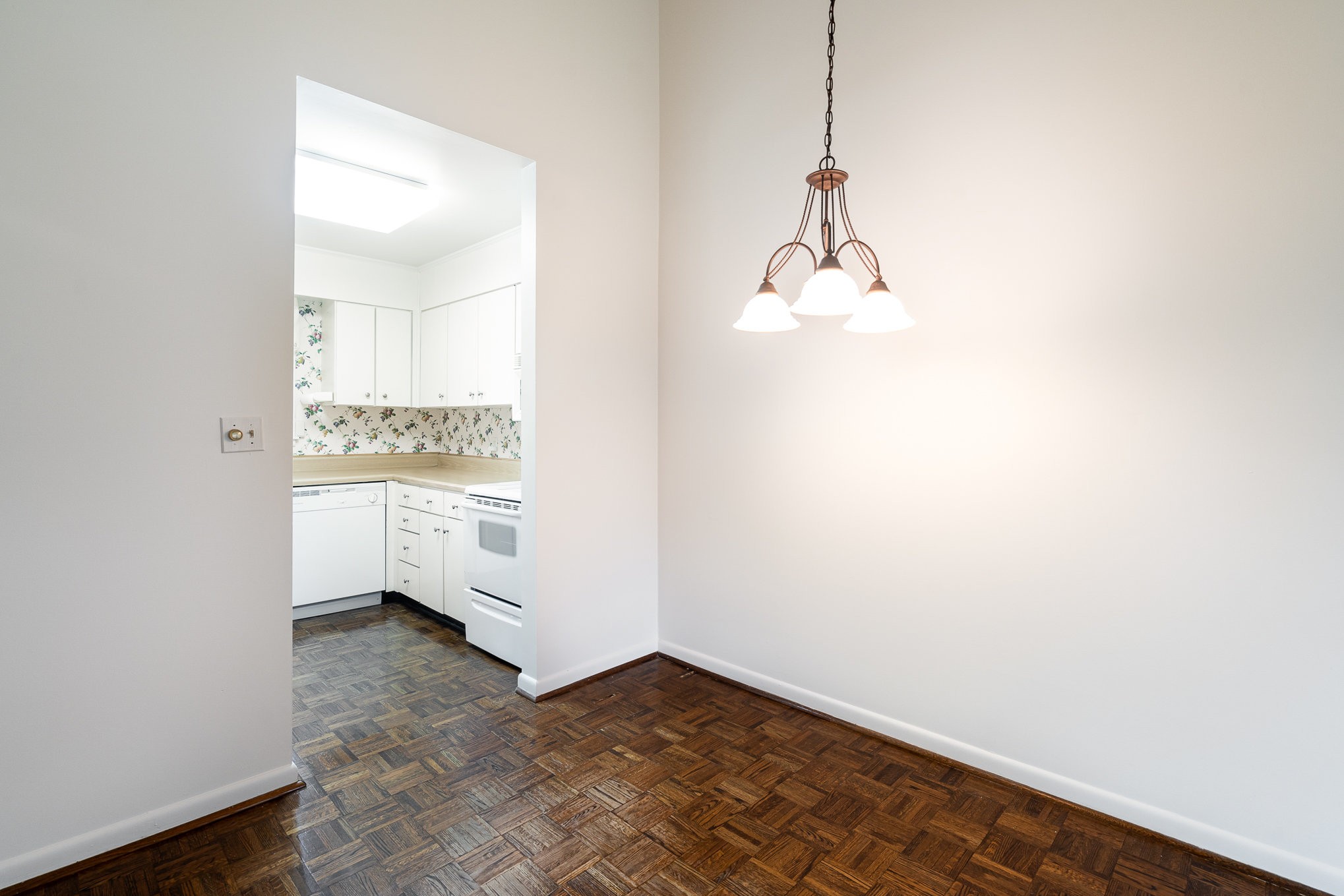1900 Richard Jones Rd Unit: J4