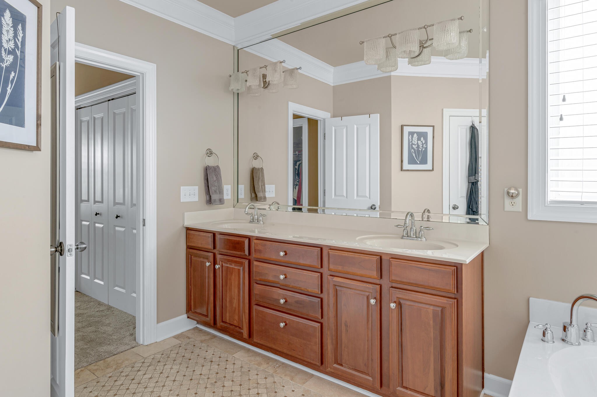 7116 Lenox Village Dr