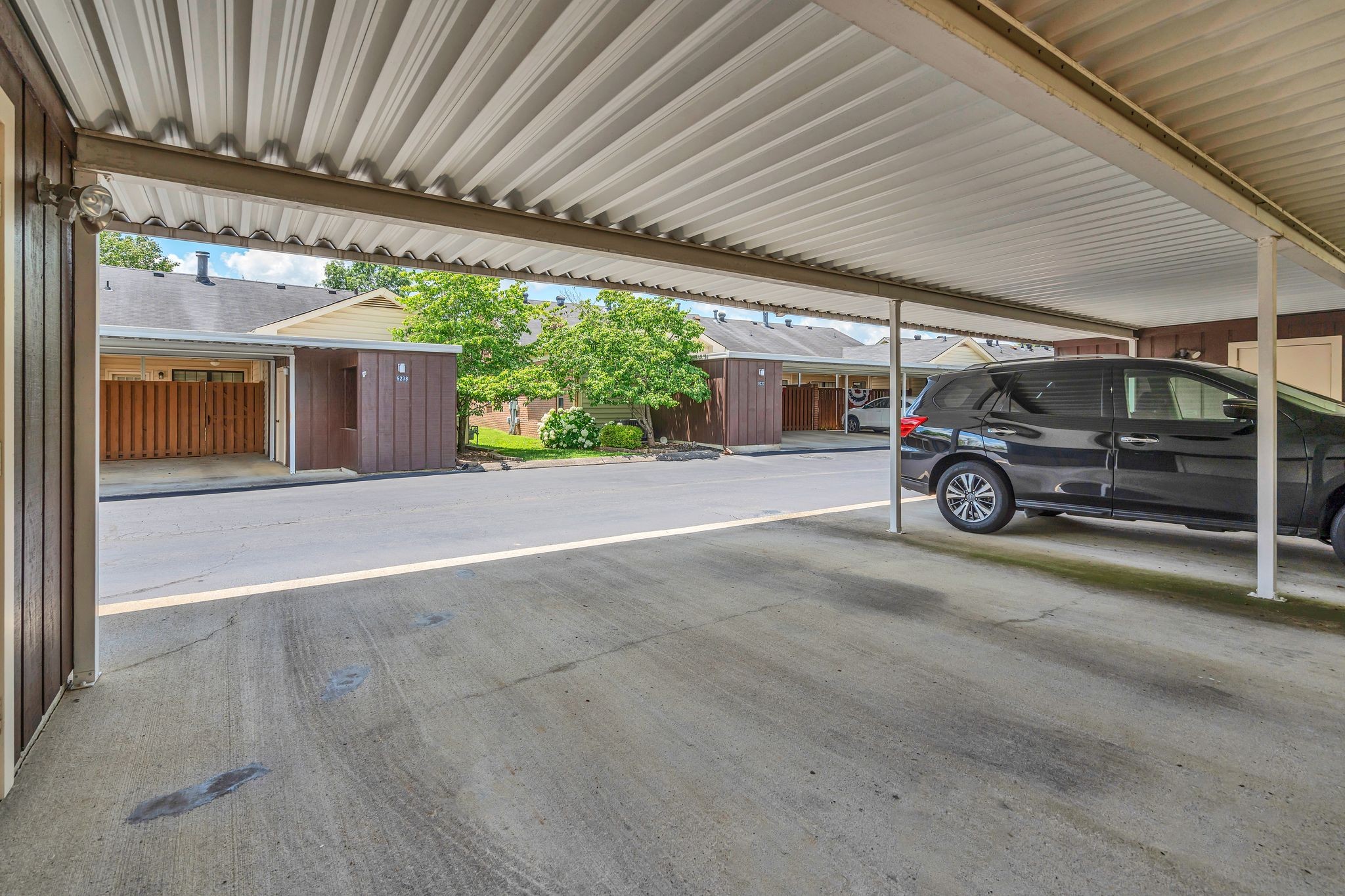 9220 Sawyer Brown Rd