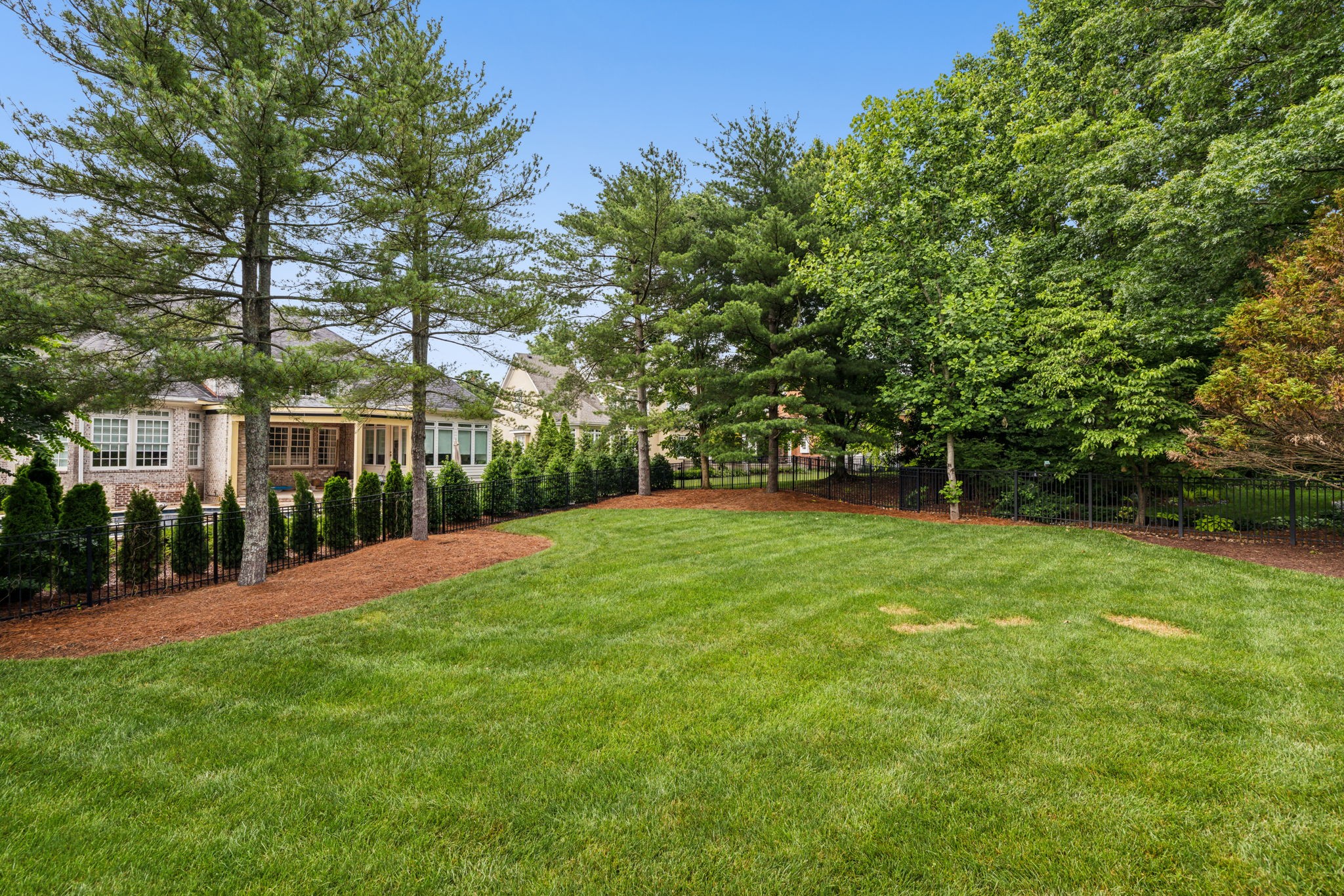 211 Waterbury Cir