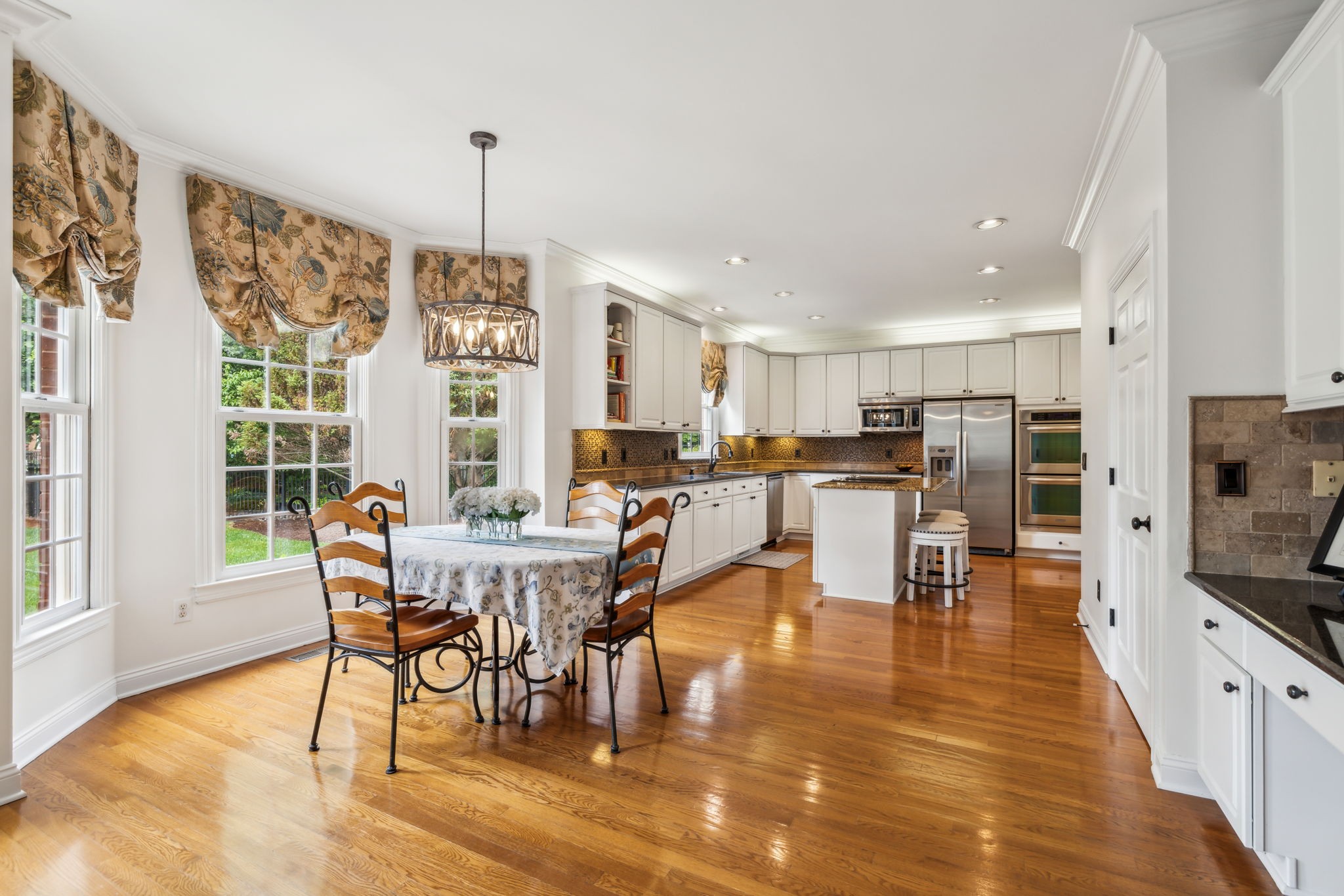 211 Waterbury Cir