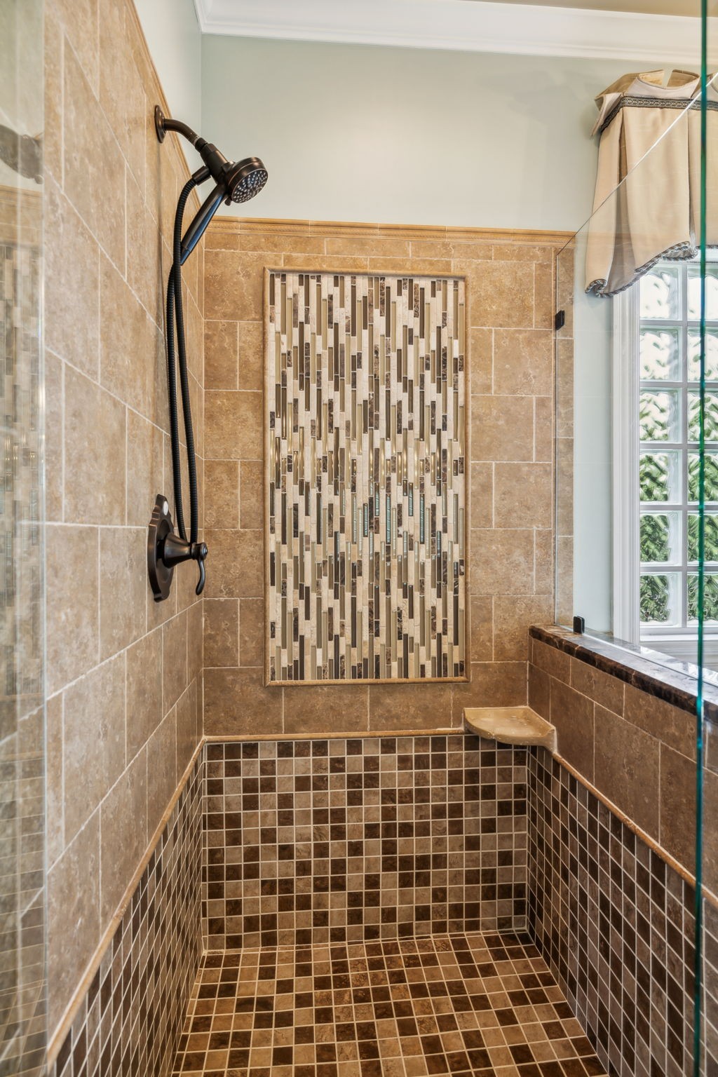 211 Waterbury Cir