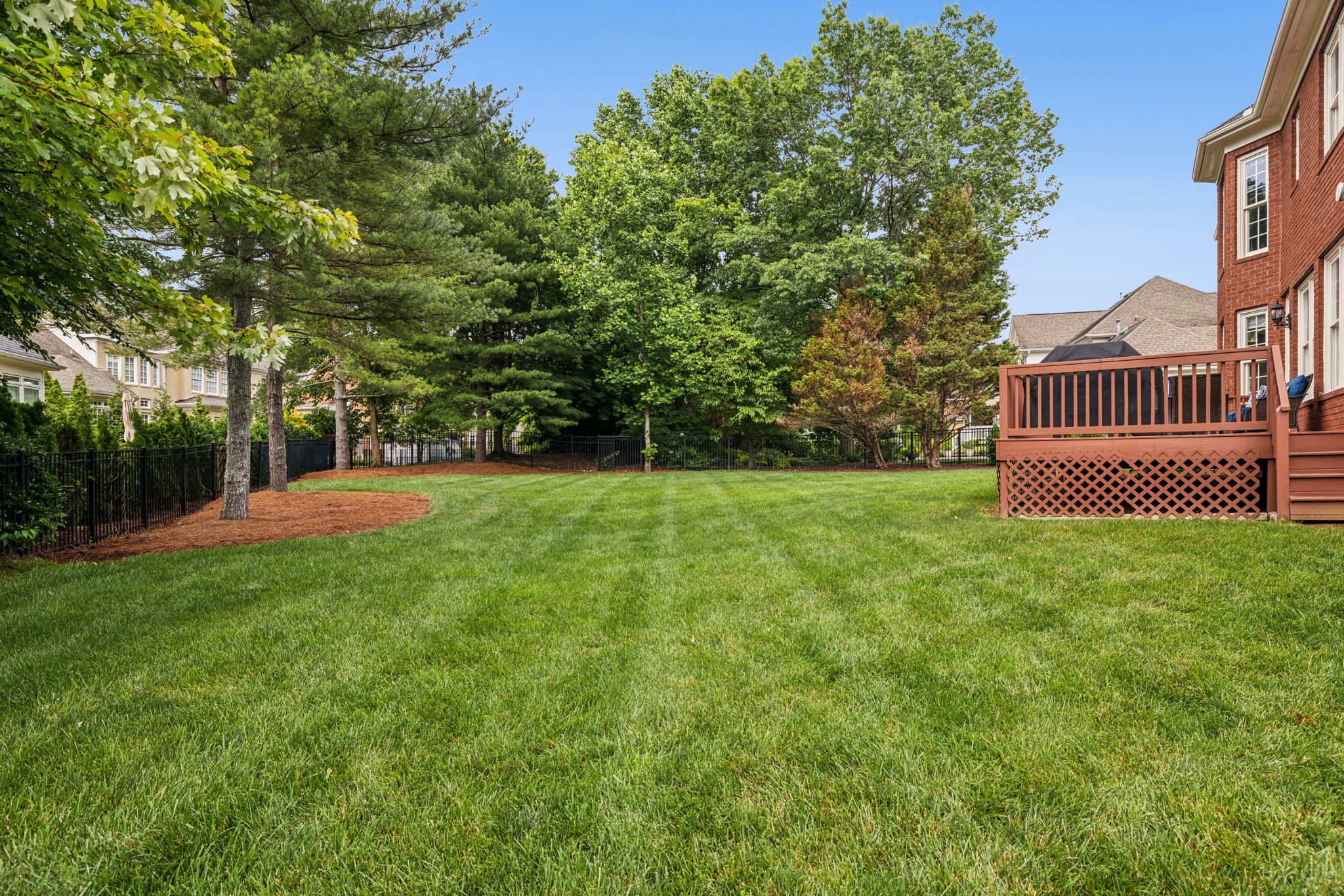 211 Waterbury Cir