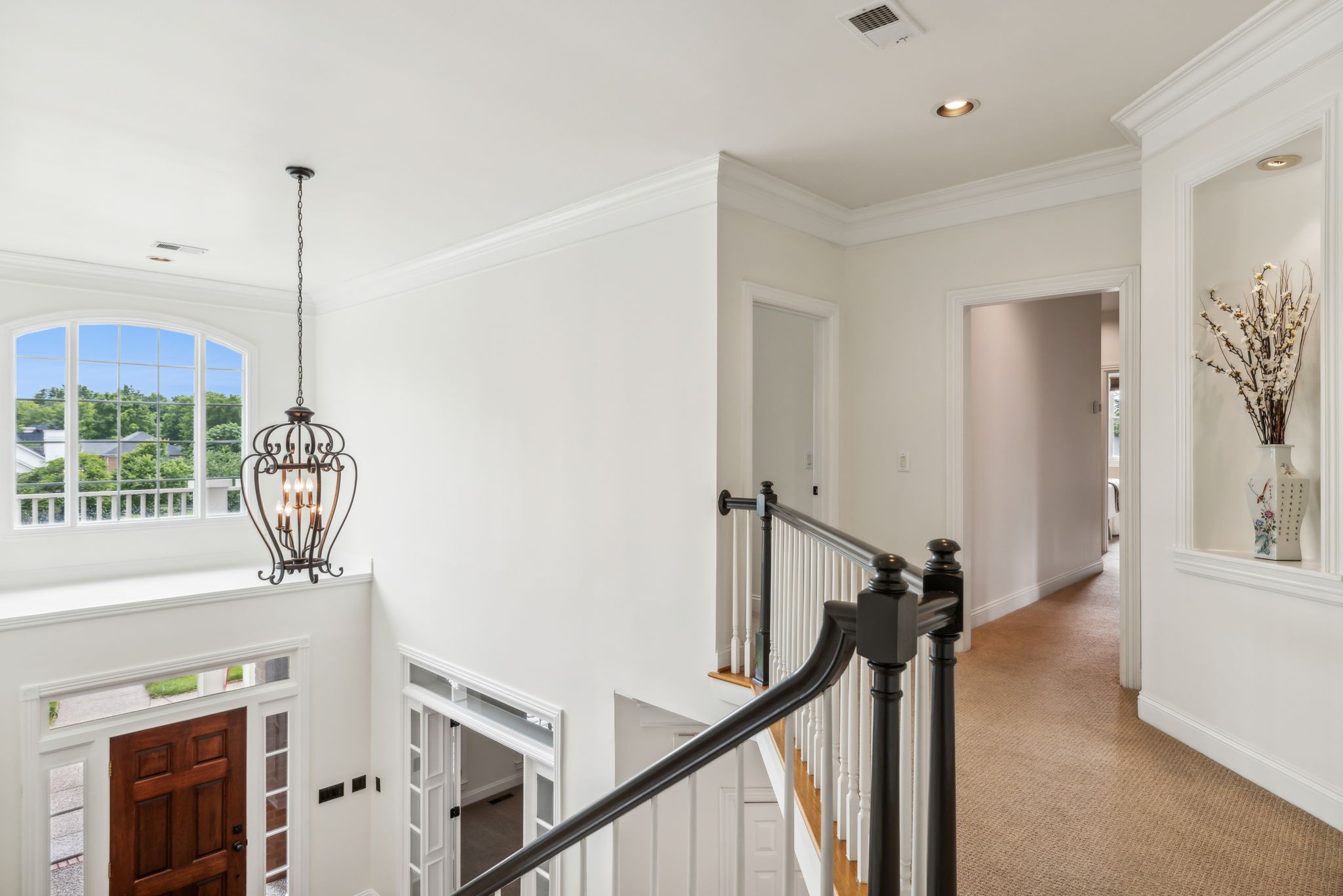 211 Waterbury Cir