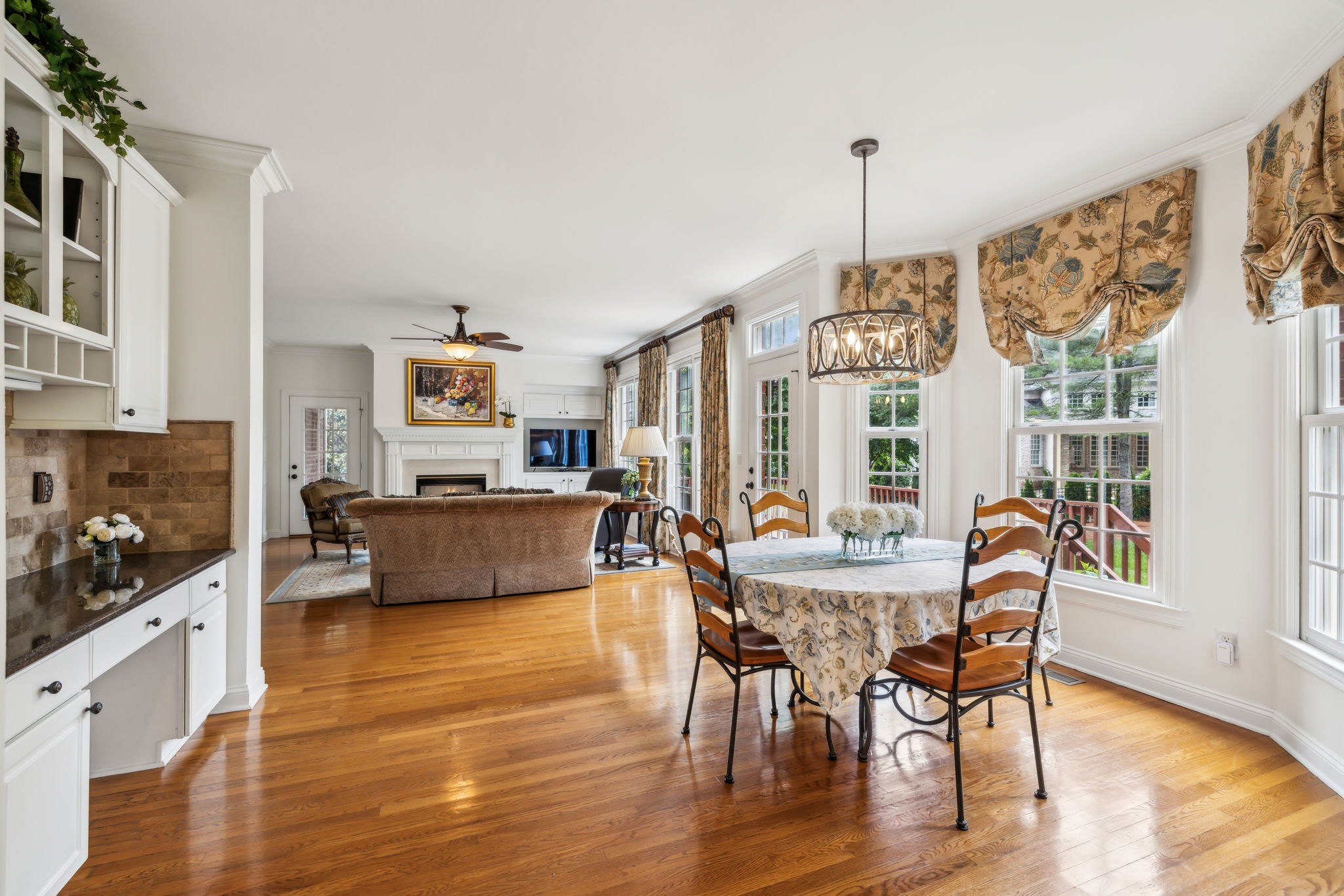 211 Waterbury Cir