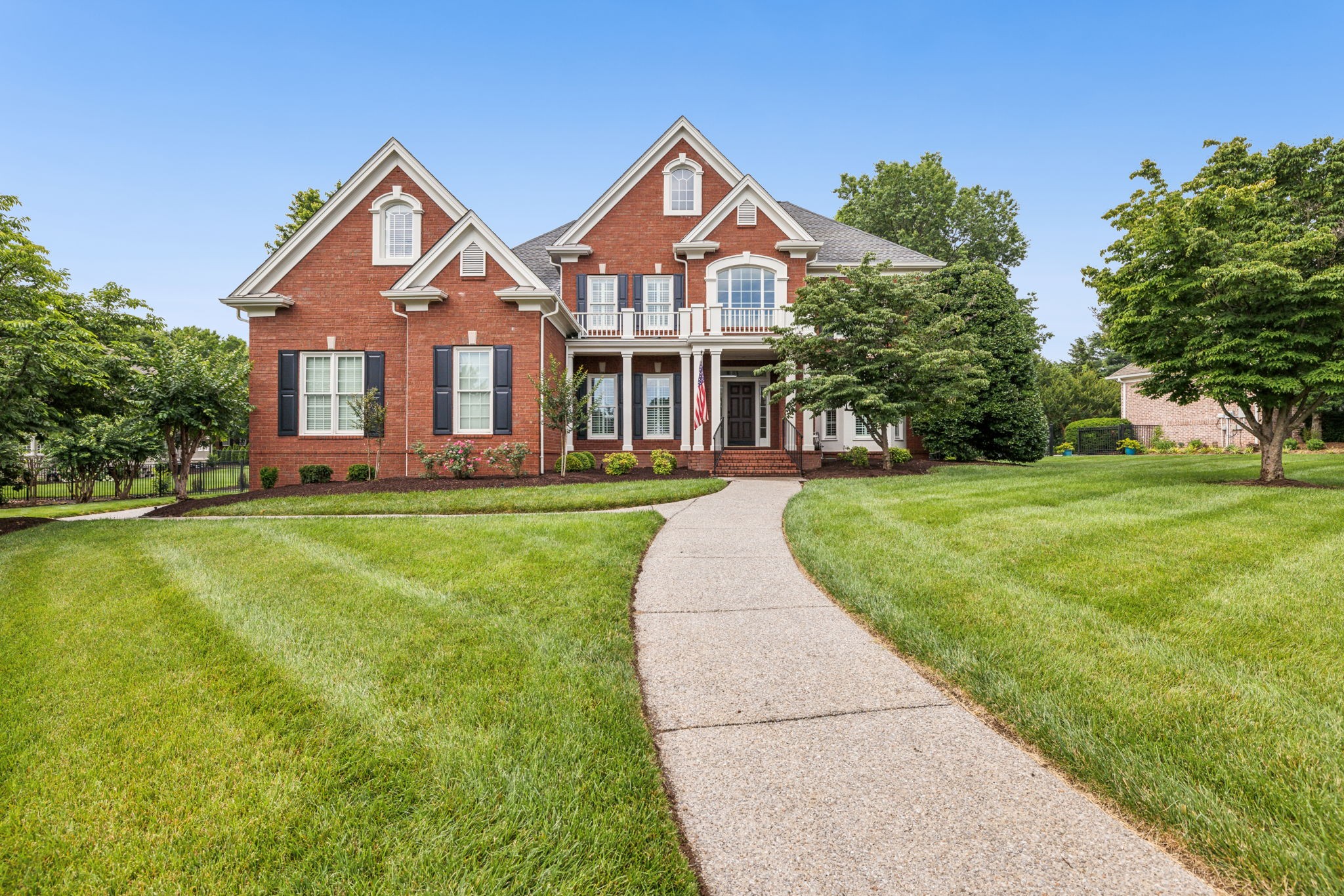 211 Waterbury Cir