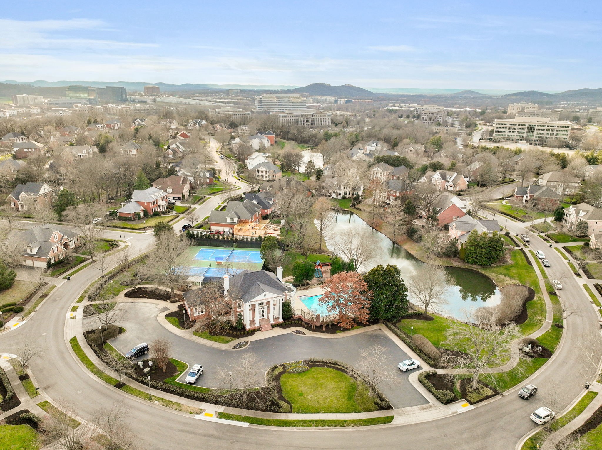 211 Waterbury Cir
