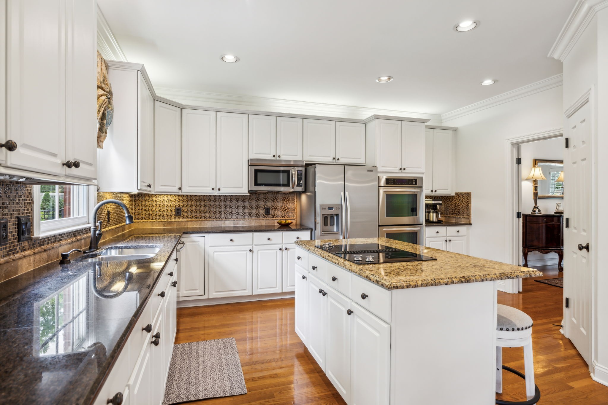 211 Waterbury Cir