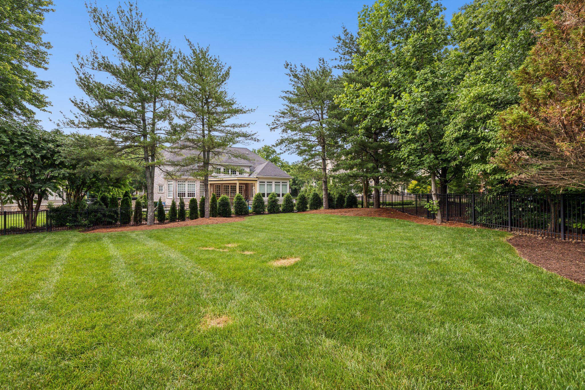 211 Waterbury Cir