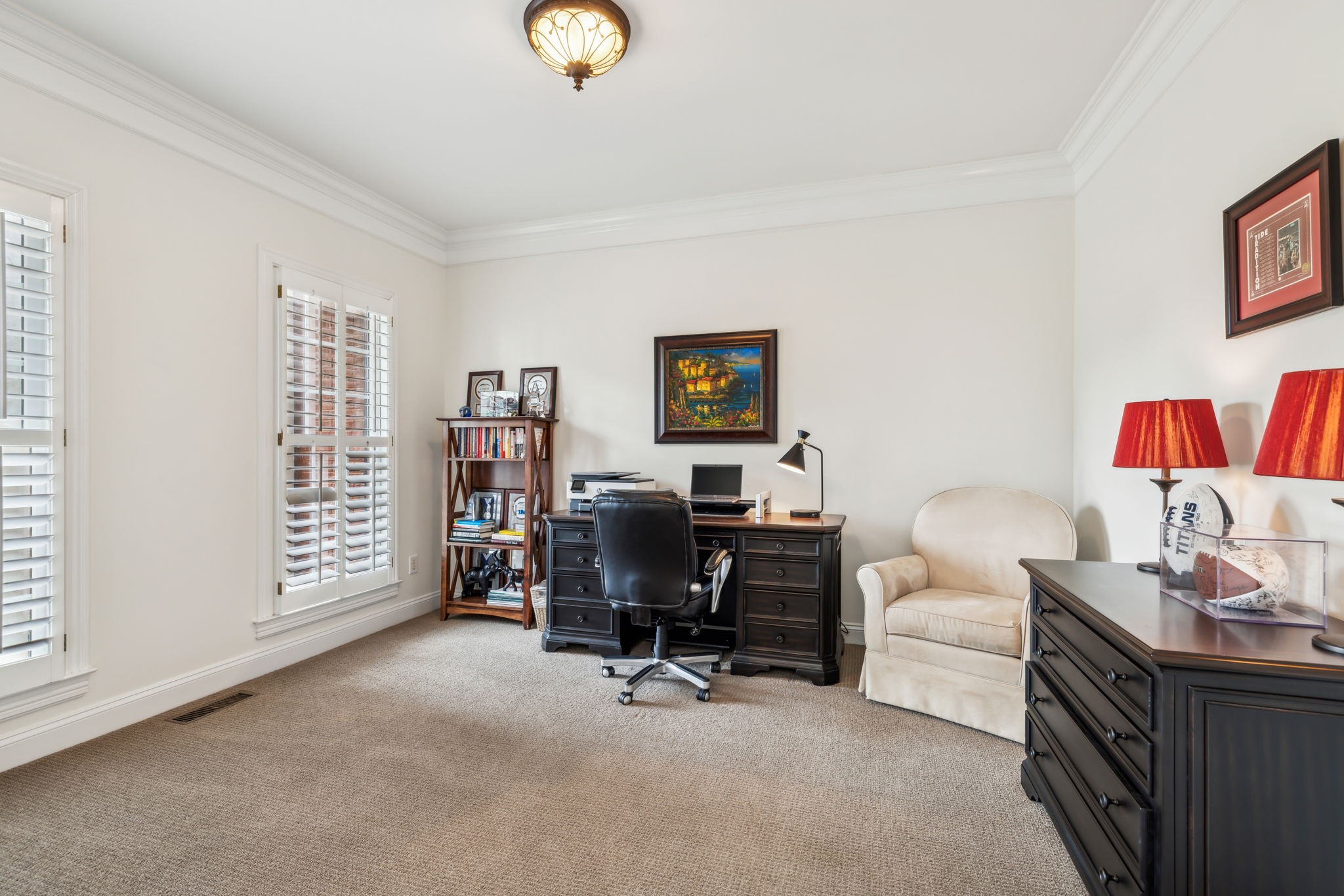 211 Waterbury Cir