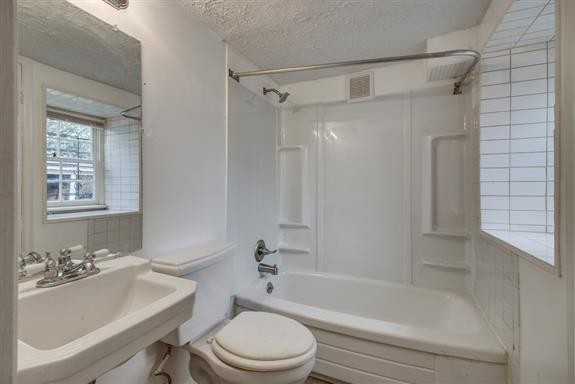 3800 West End Ave Unit: 7