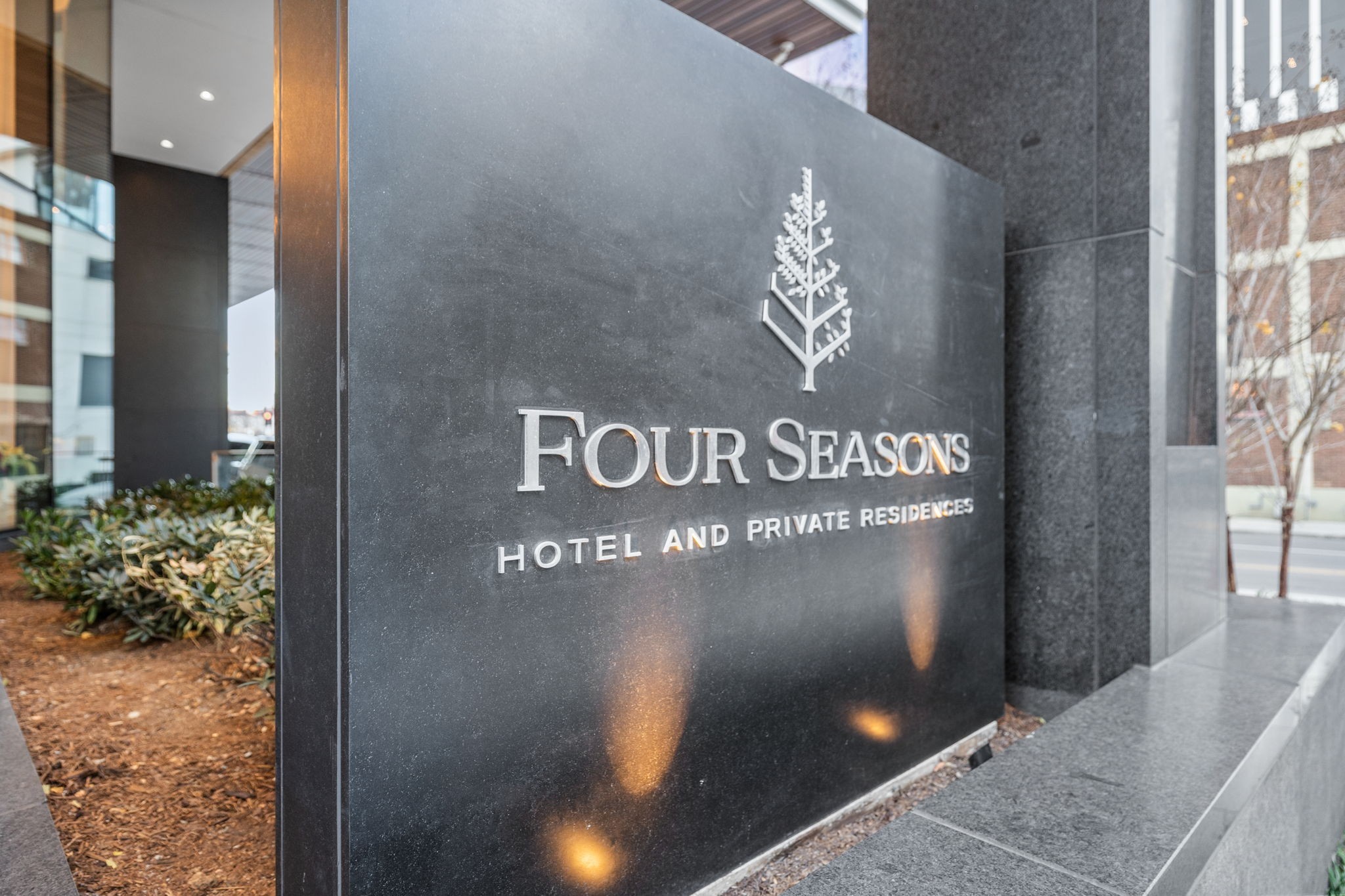 160 2nd Ave, S Unit: 4001