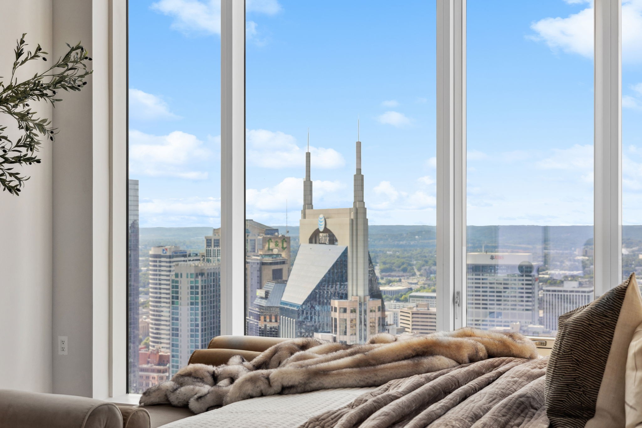 160 2nd Ave, S Unit: 4001
