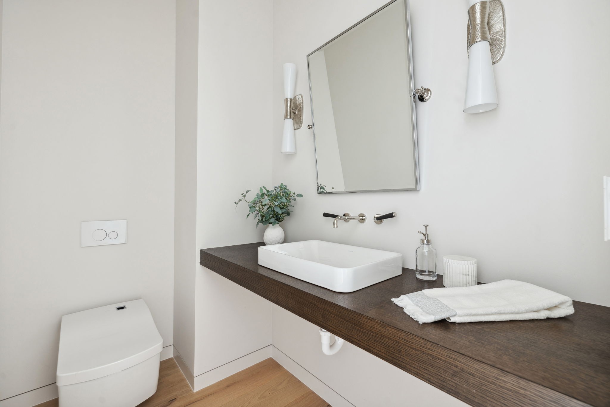 160 2nd Ave, S Unit: 4001