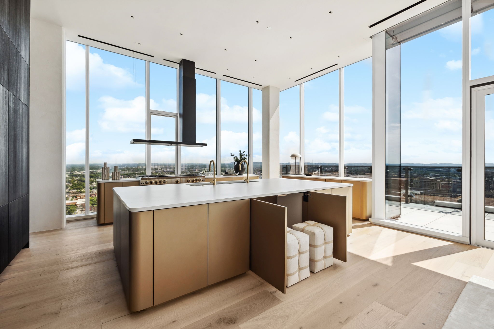 160 2nd Ave, S Unit: 4001