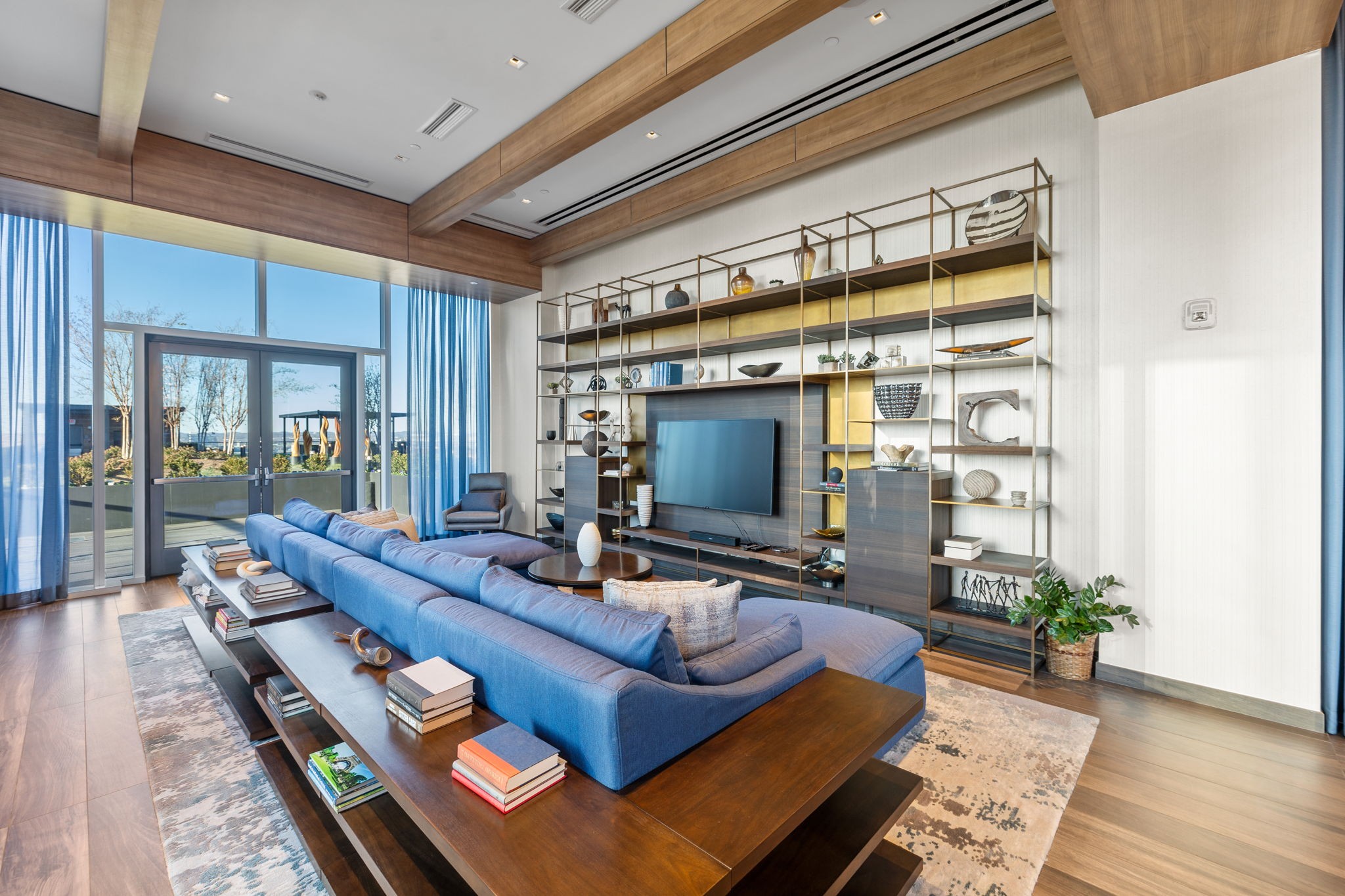 160 2nd Ave, S Unit: 4001