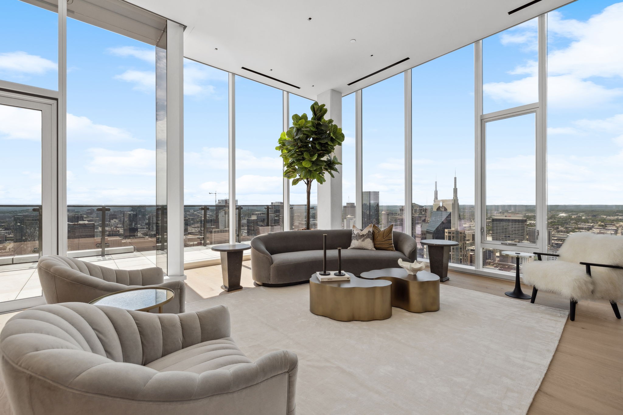 160 2nd Ave, S Unit: 4001
