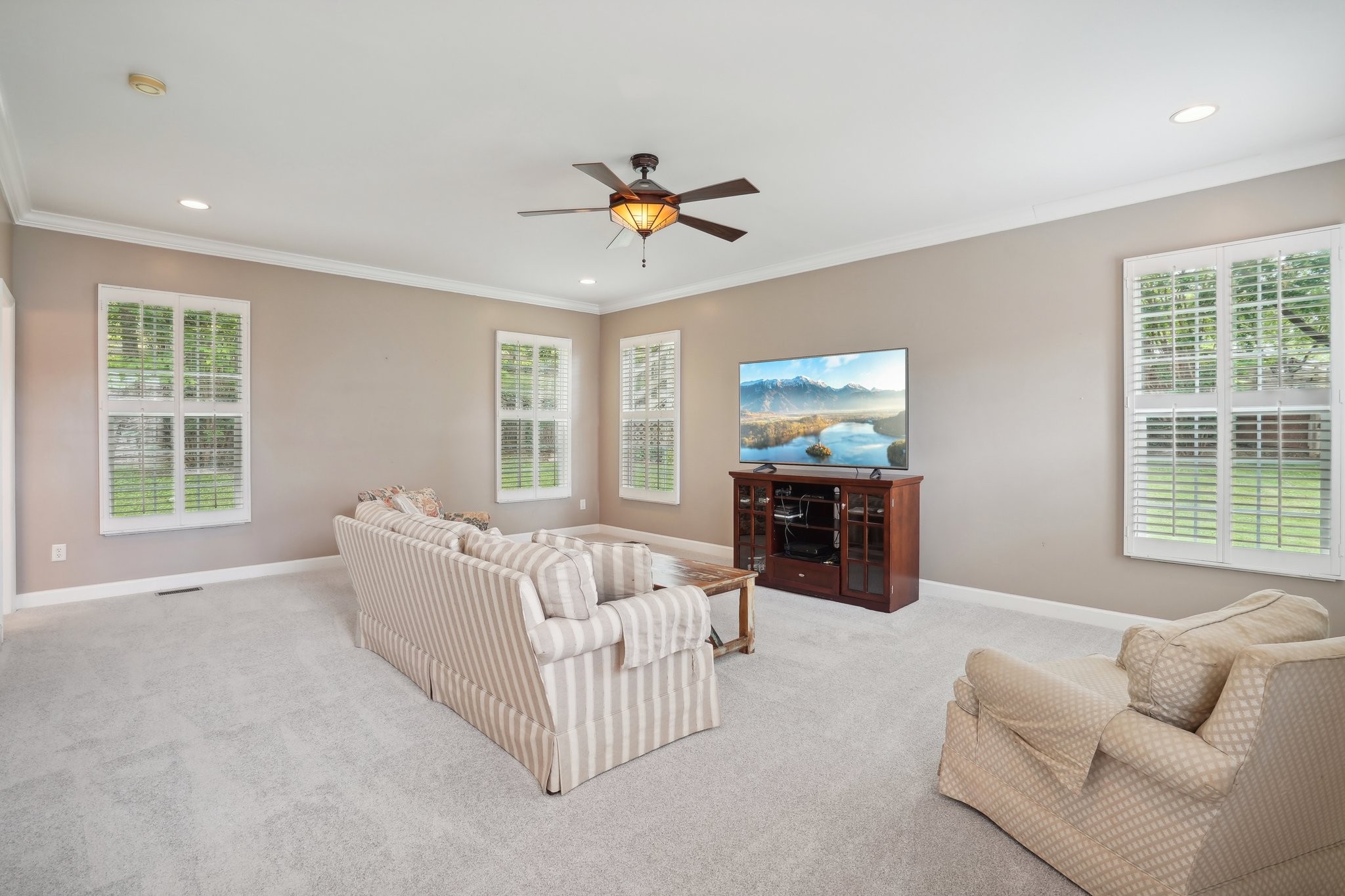 516 Welton Ct