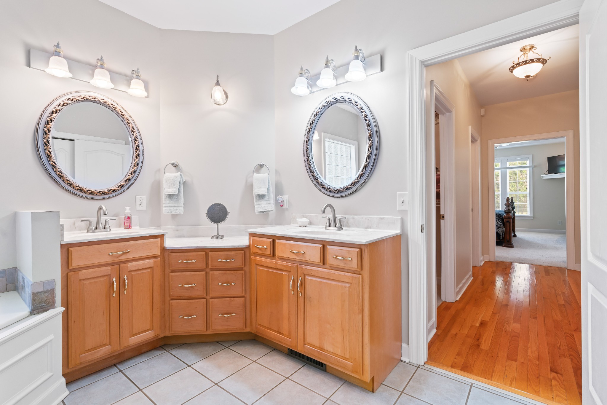 3011 Nottingham Cir