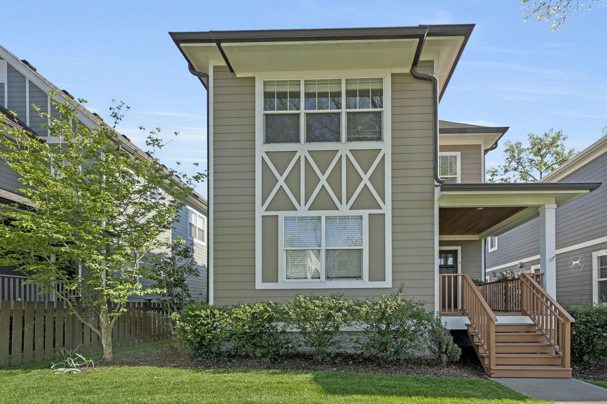 4305B Dakota Ave
