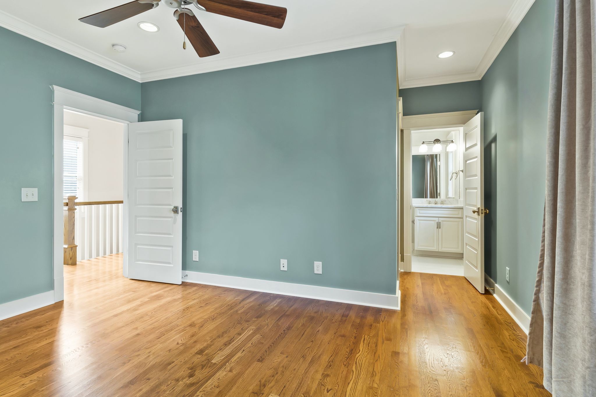 4305B Dakota Ave