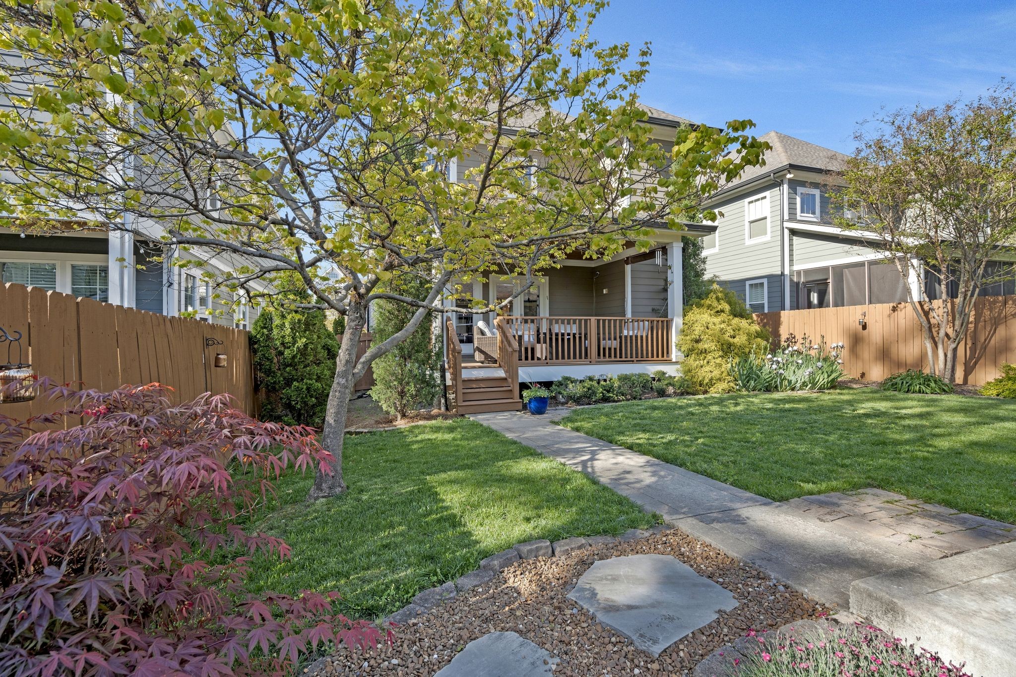 4305B Dakota Ave