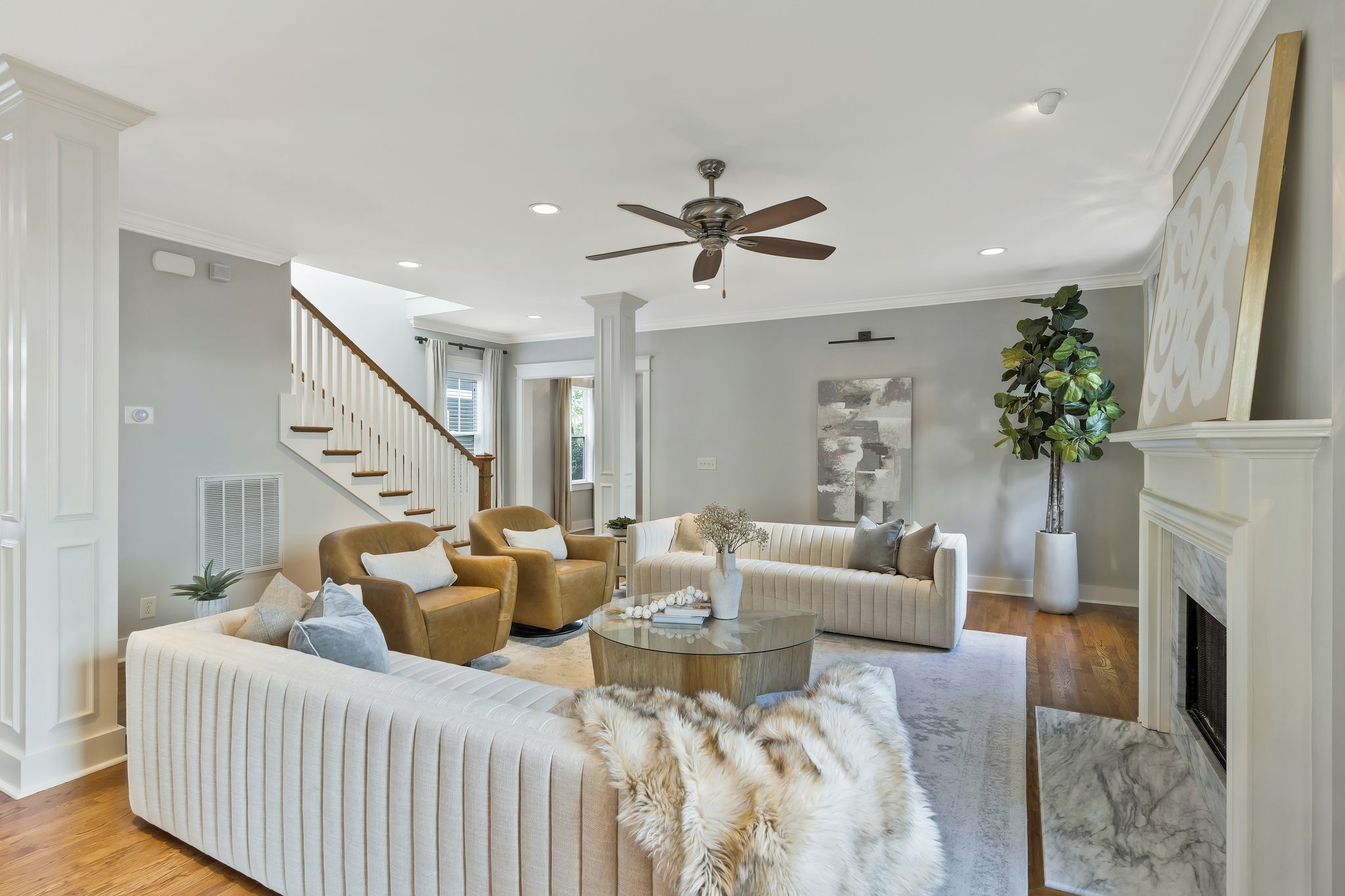 4305B Dakota Ave