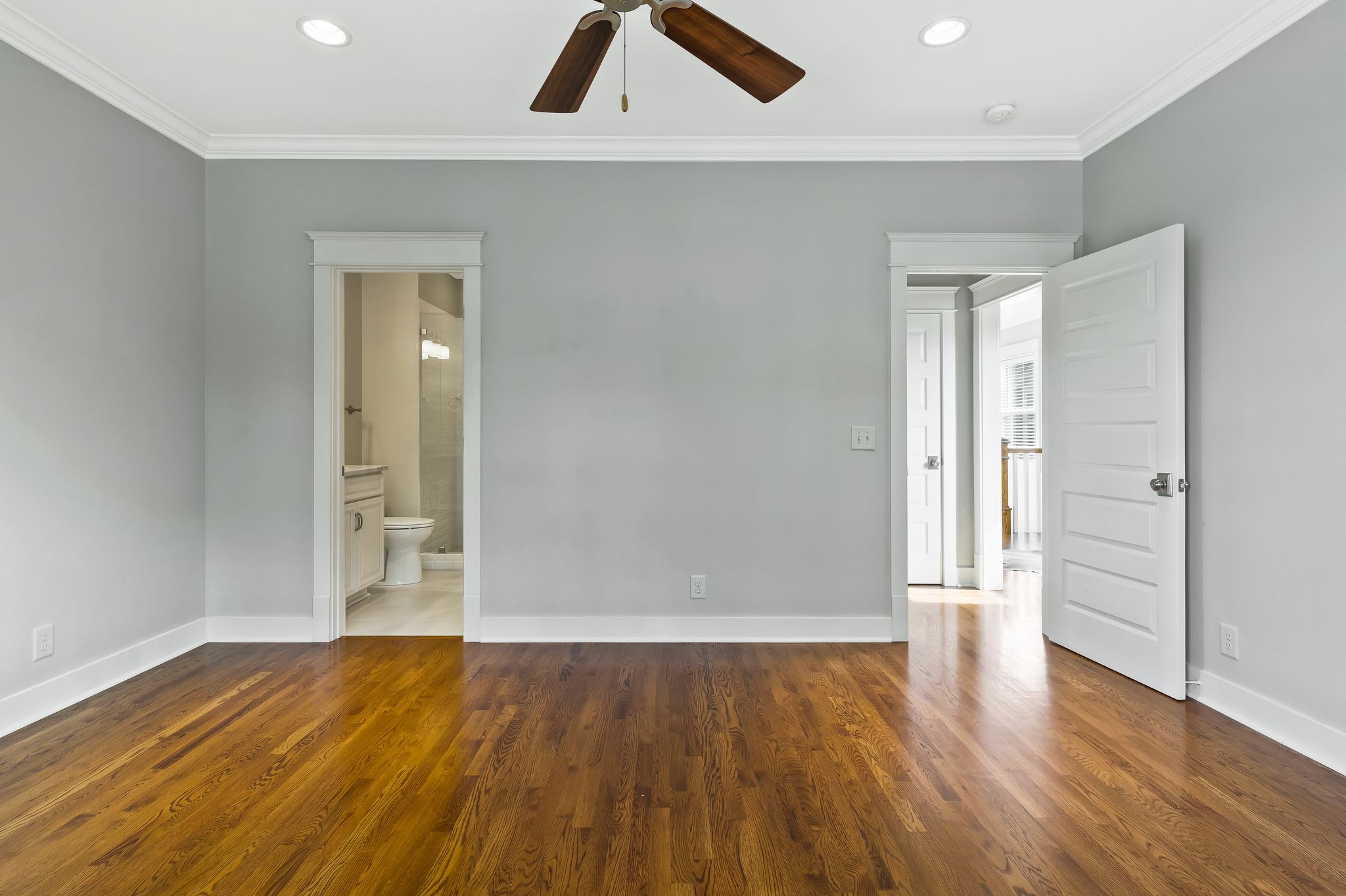 4305B Dakota Ave