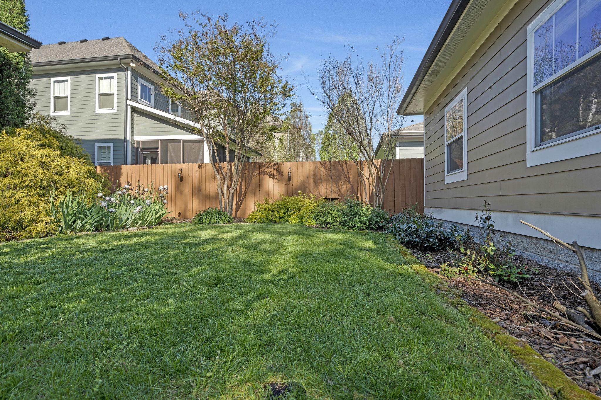 4305B Dakota Ave