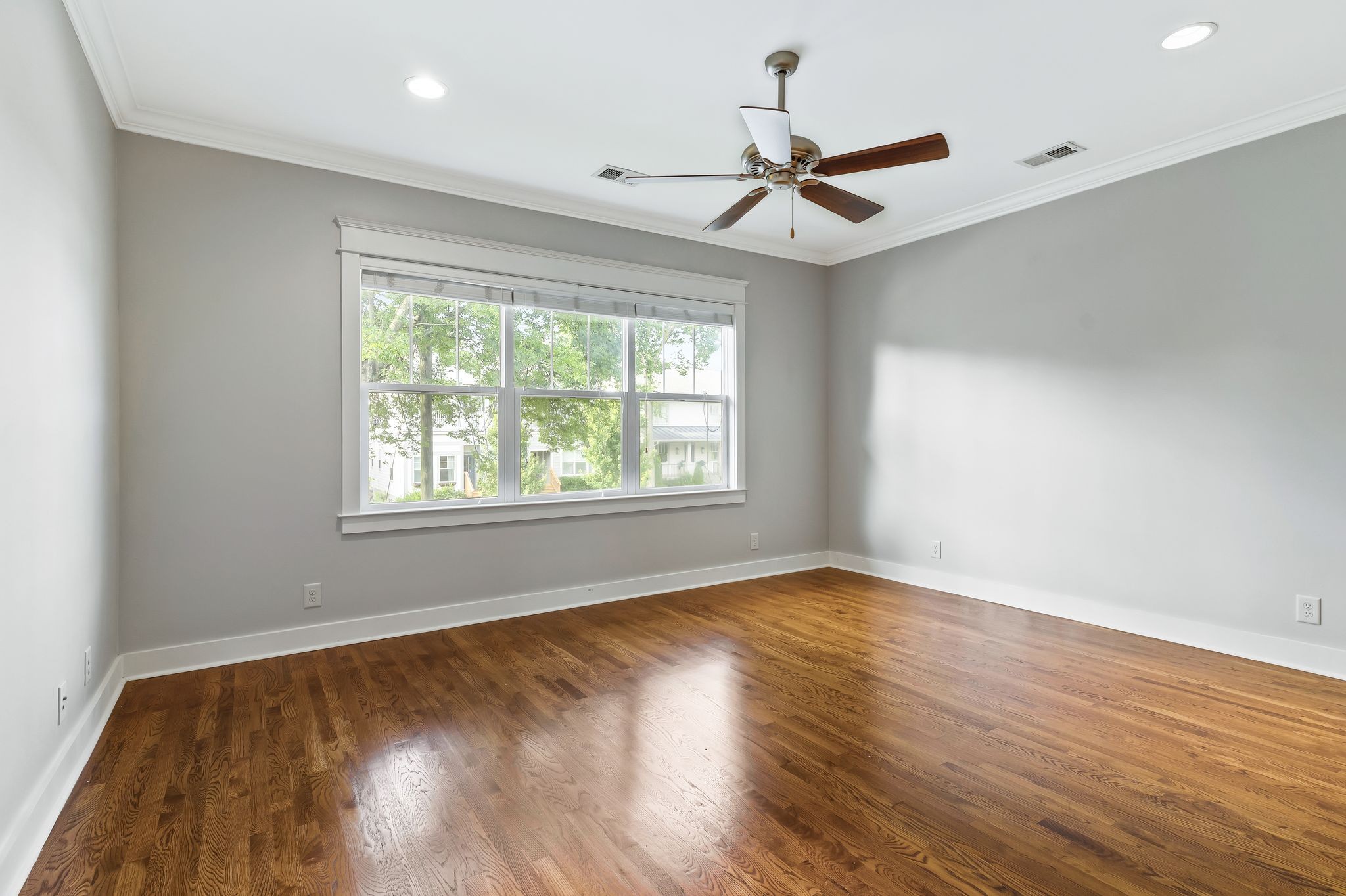 4305B Dakota Ave
