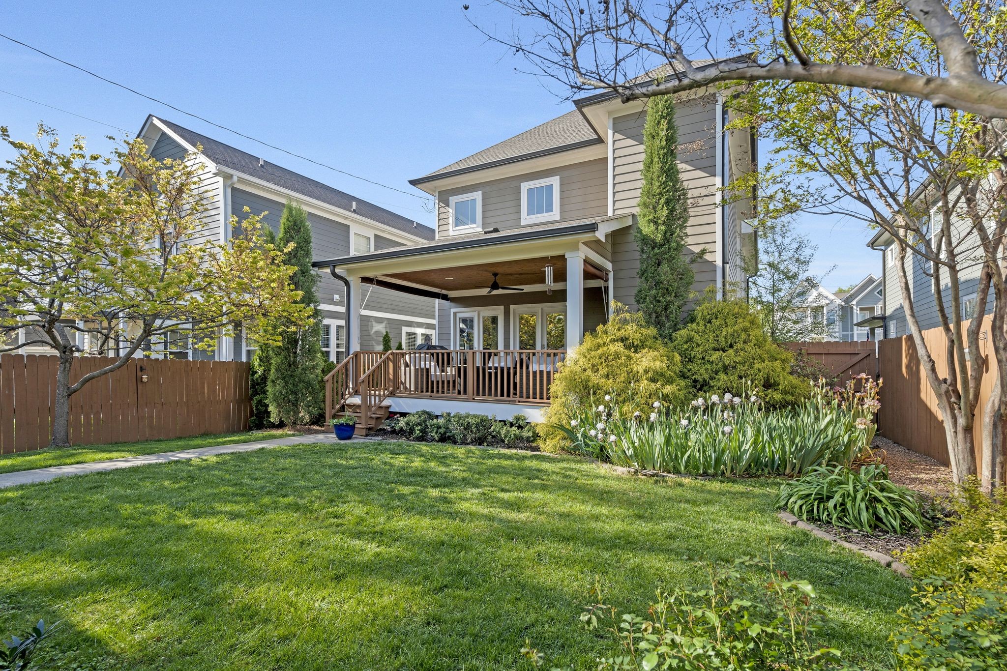 4305B Dakota Ave