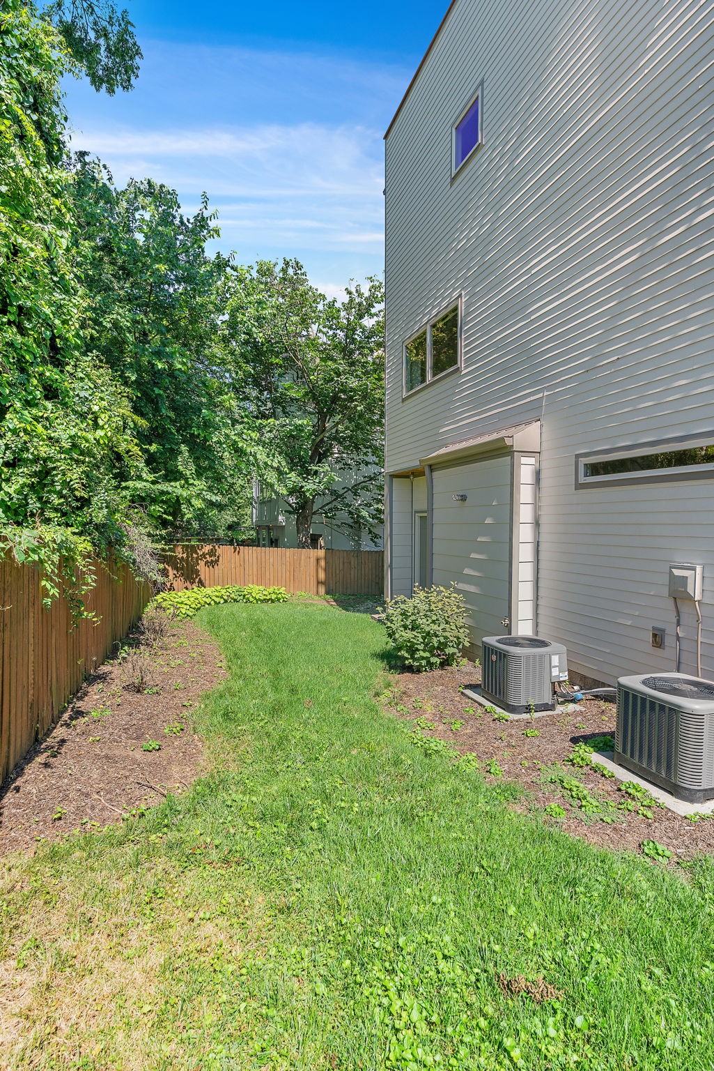 1506 Ward Ave