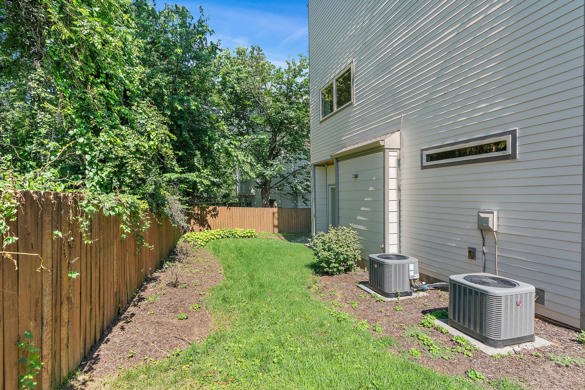1506 Ward Ave