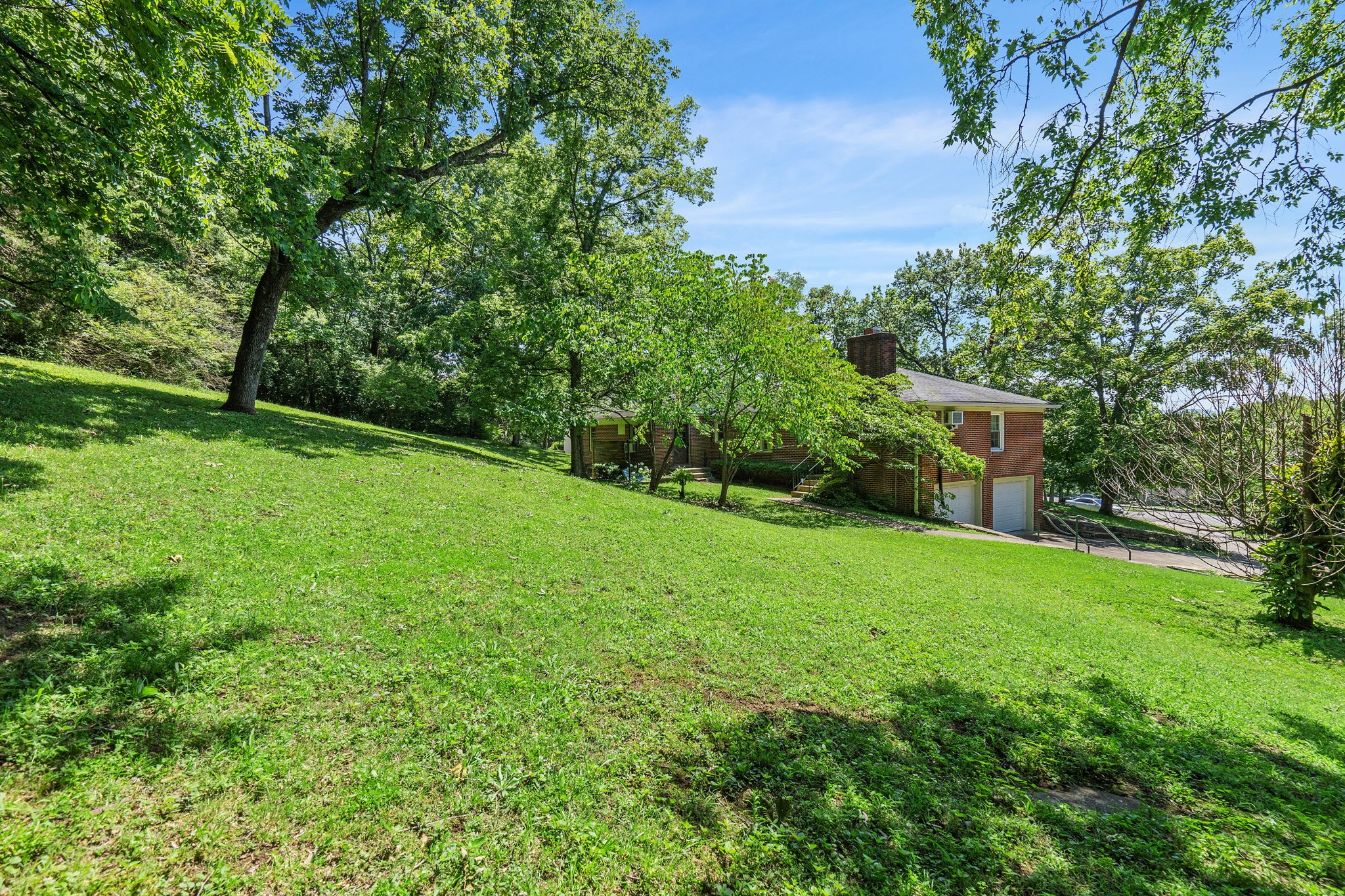 6401 Lansing Dr
