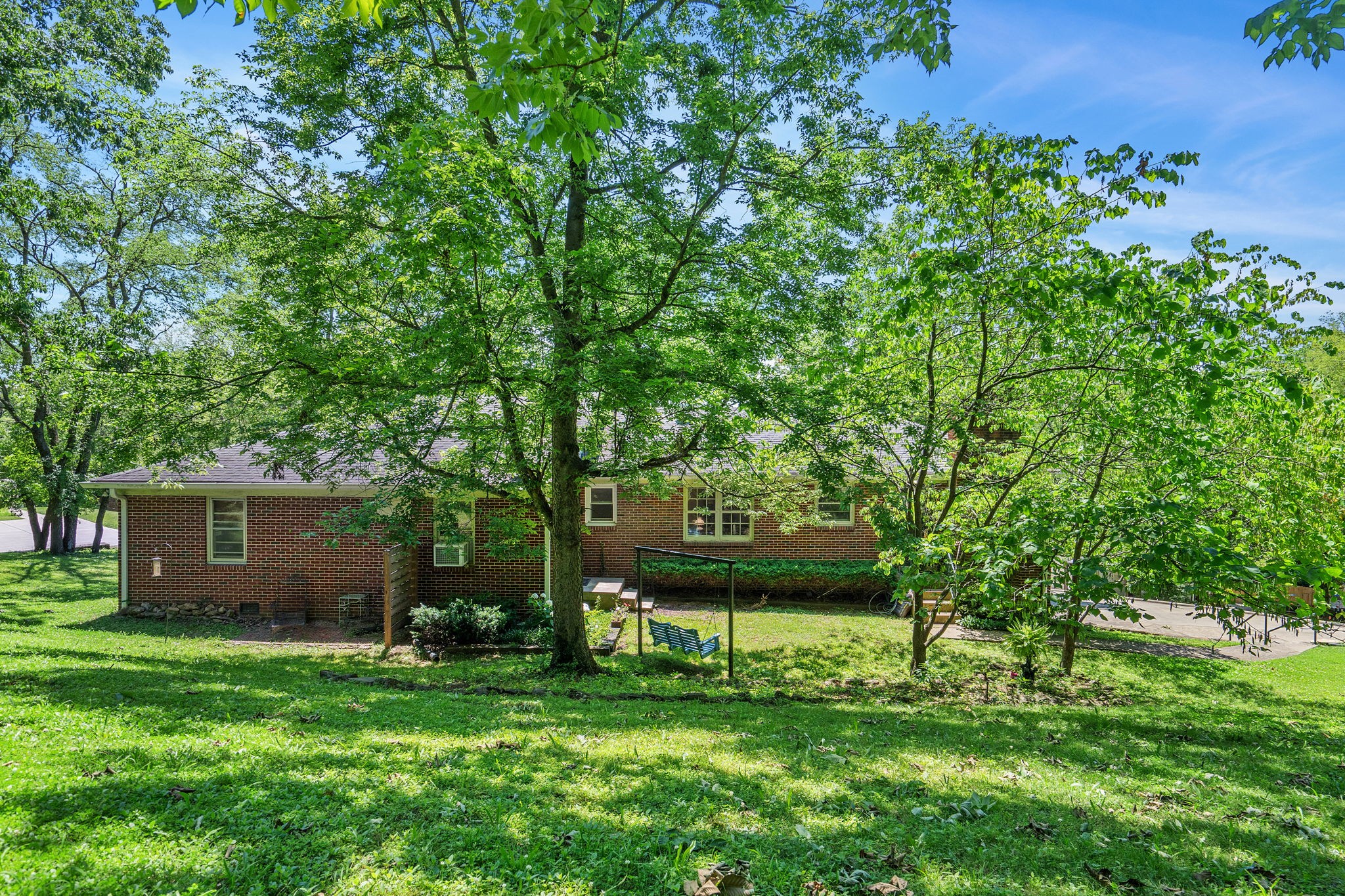 6401 Lansing Dr
