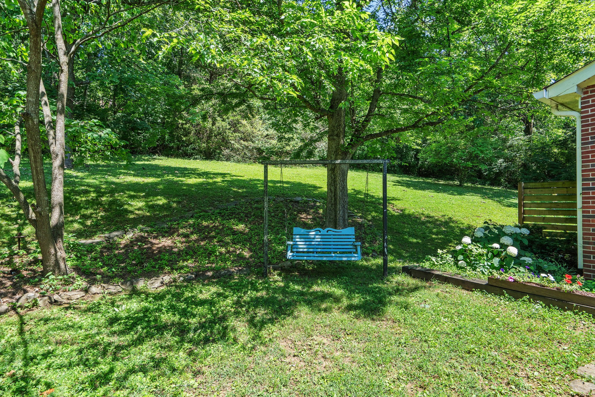 6401 Lansing Dr
