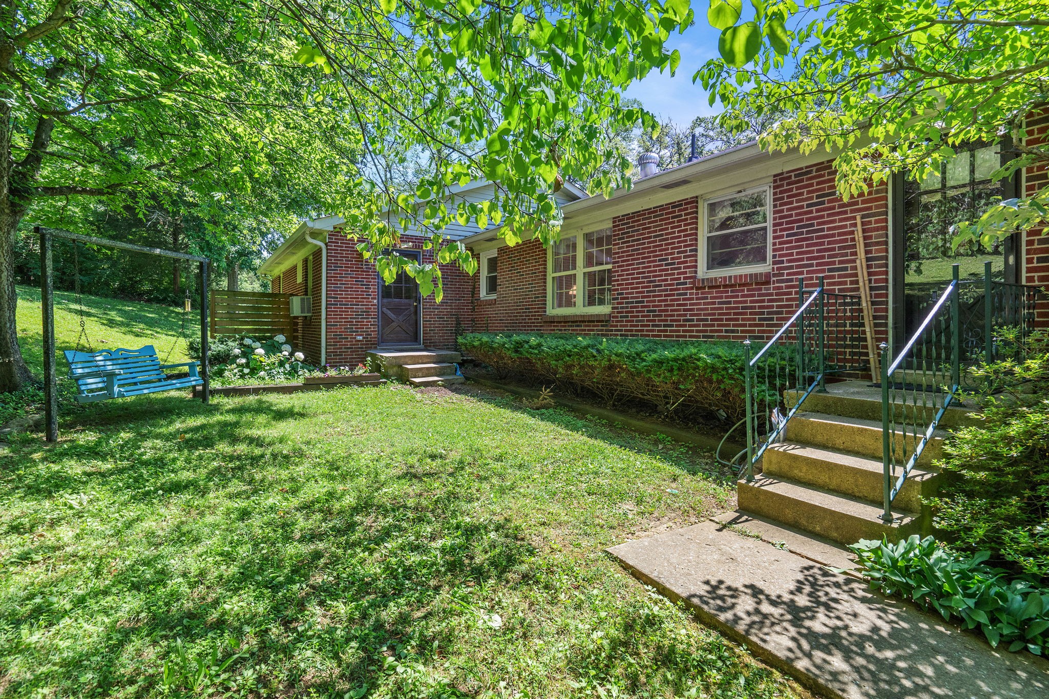 6401 Lansing Dr