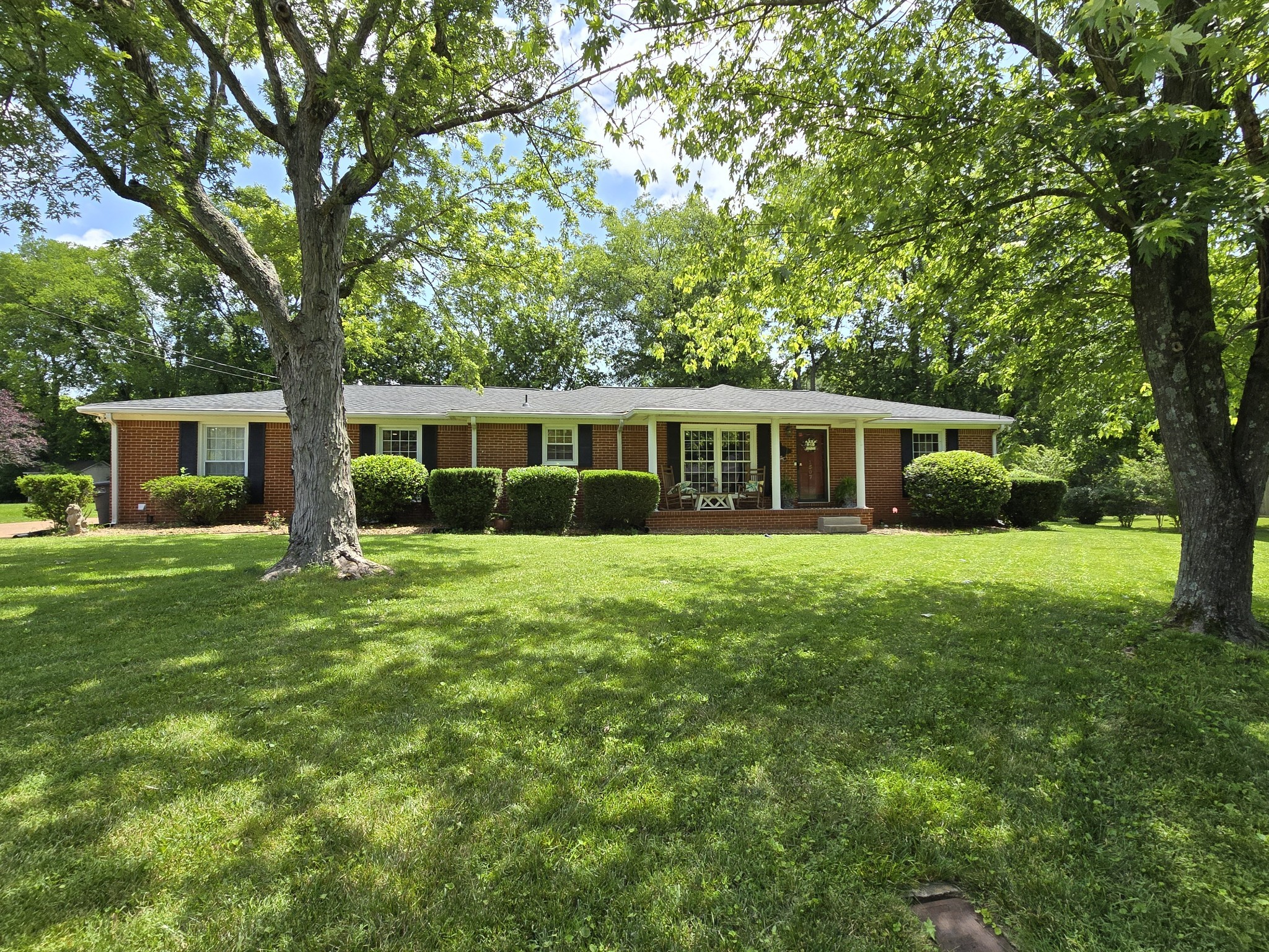 1507 Jewell Dr