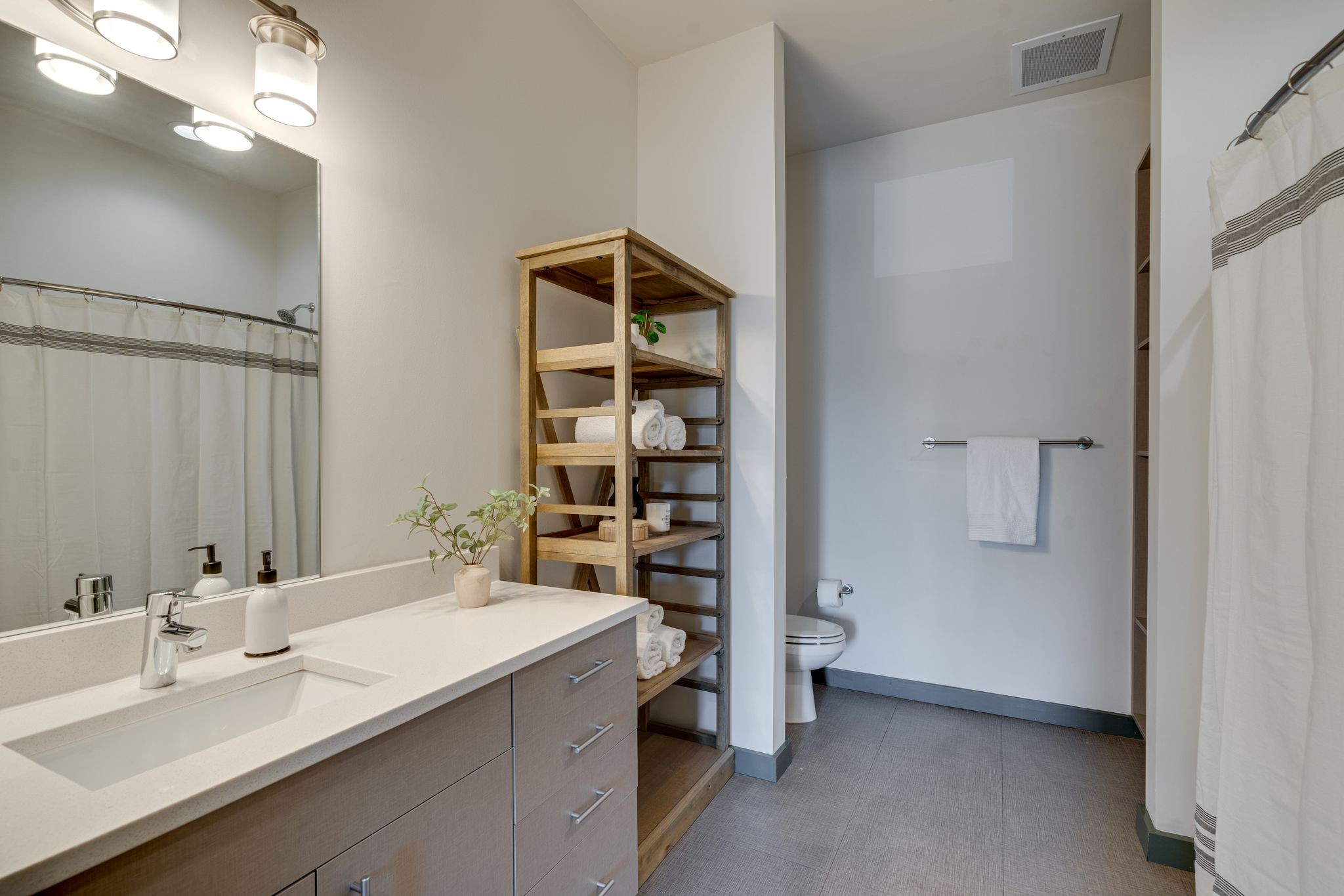 1900 12th Ave, S Unit: 319